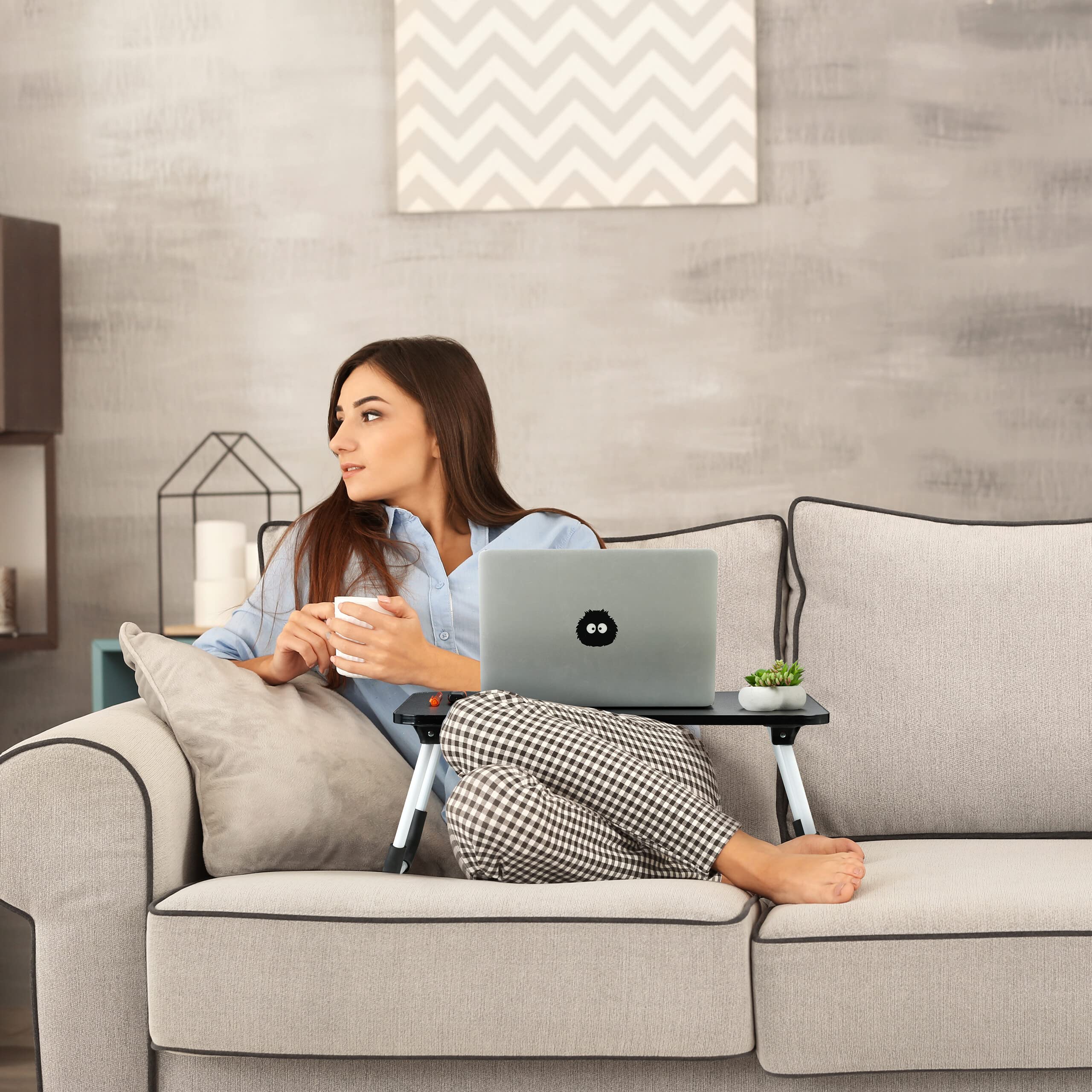 Relaxdays Tavolino per Laptop, Pieghevole, Letto e Divano, 26 x 63 x 40 cm, Tavolinetto per Notebook, MDF e Ferro, Nero