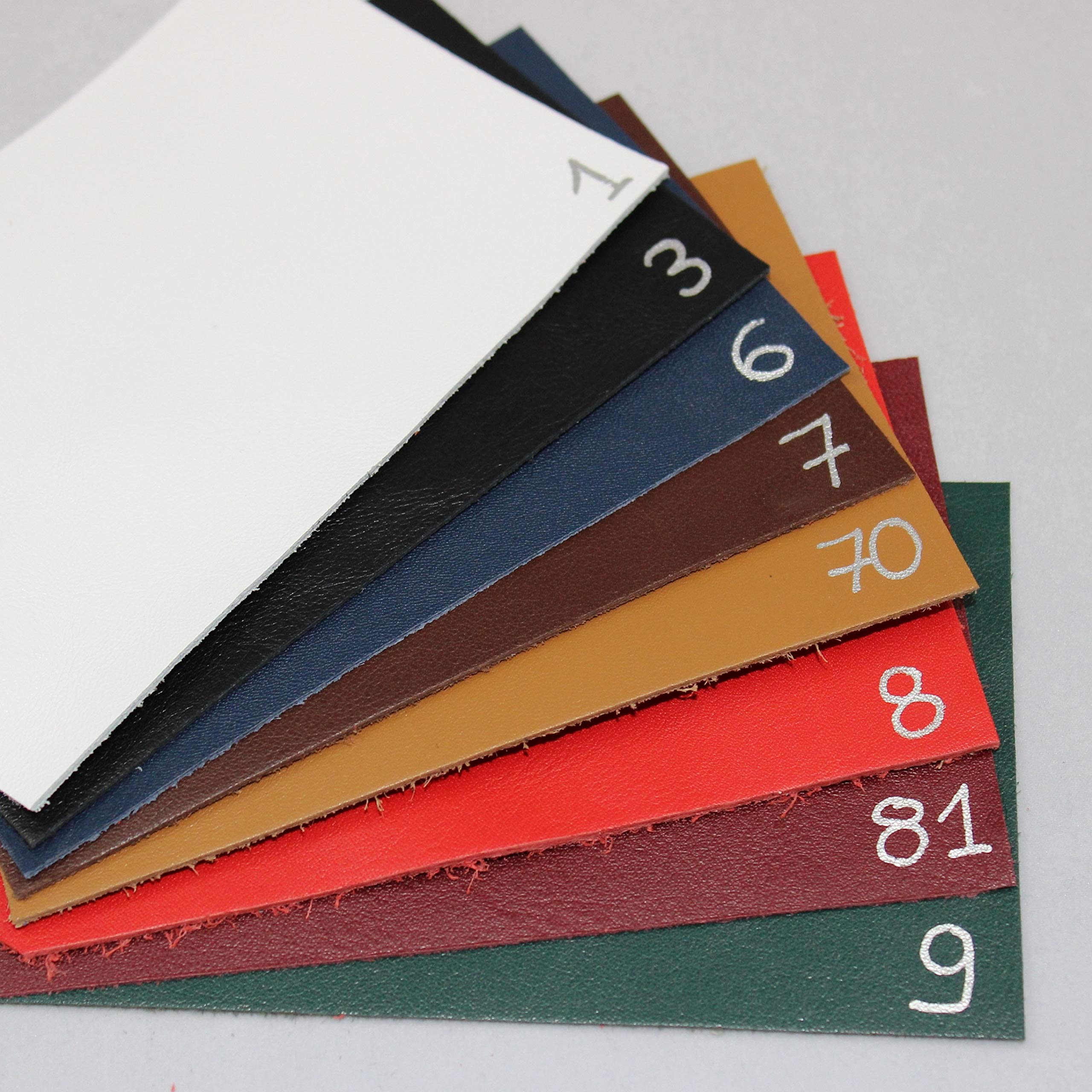 Carnet d'adresses vertical en cuir de différentes couleurs (marron)