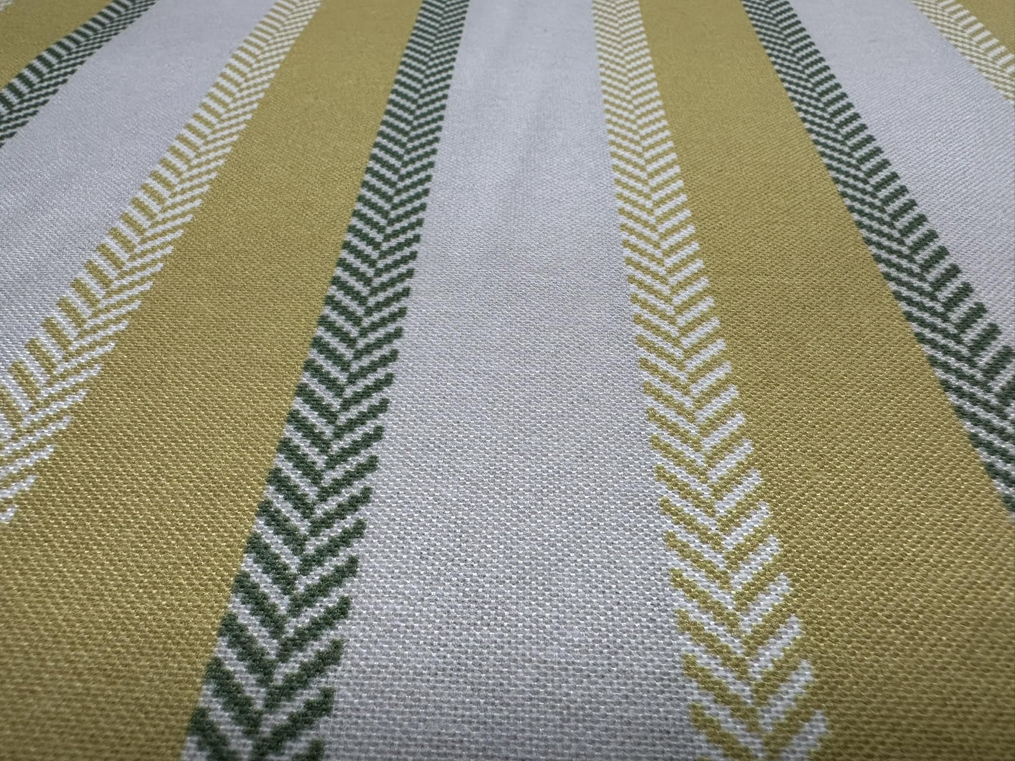 Tissu à rayures chevrons - Motif à chevrons crème pour décoration d'intérieur, tapisserie, rideaux, coussins, chemins de table - 280 cm extra large - Vendu au mètre - Moutarde