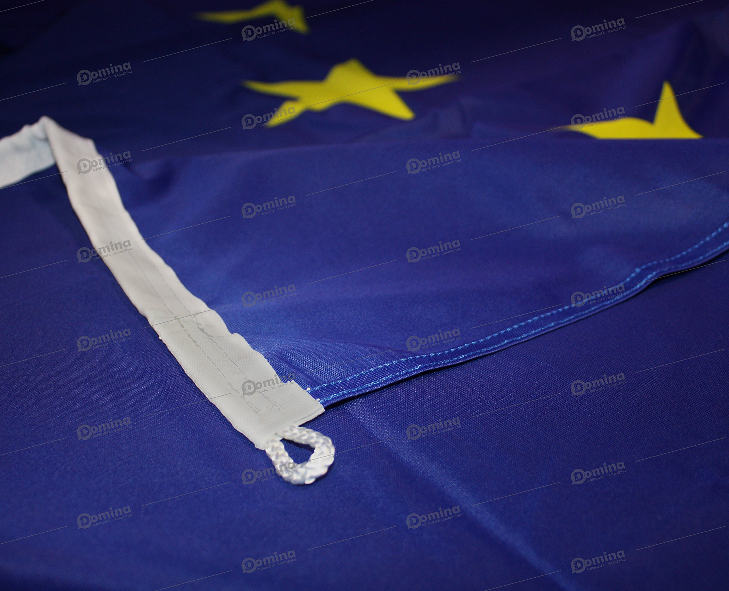 Kit 2 bandiere istituzionali 225x150 cm (ITA/EU) in tessuto nautico da 115g/m², bandiere italia e europa 225x150 con cordino, doppia cucitura perimetrale e fettuccia di rinforzo