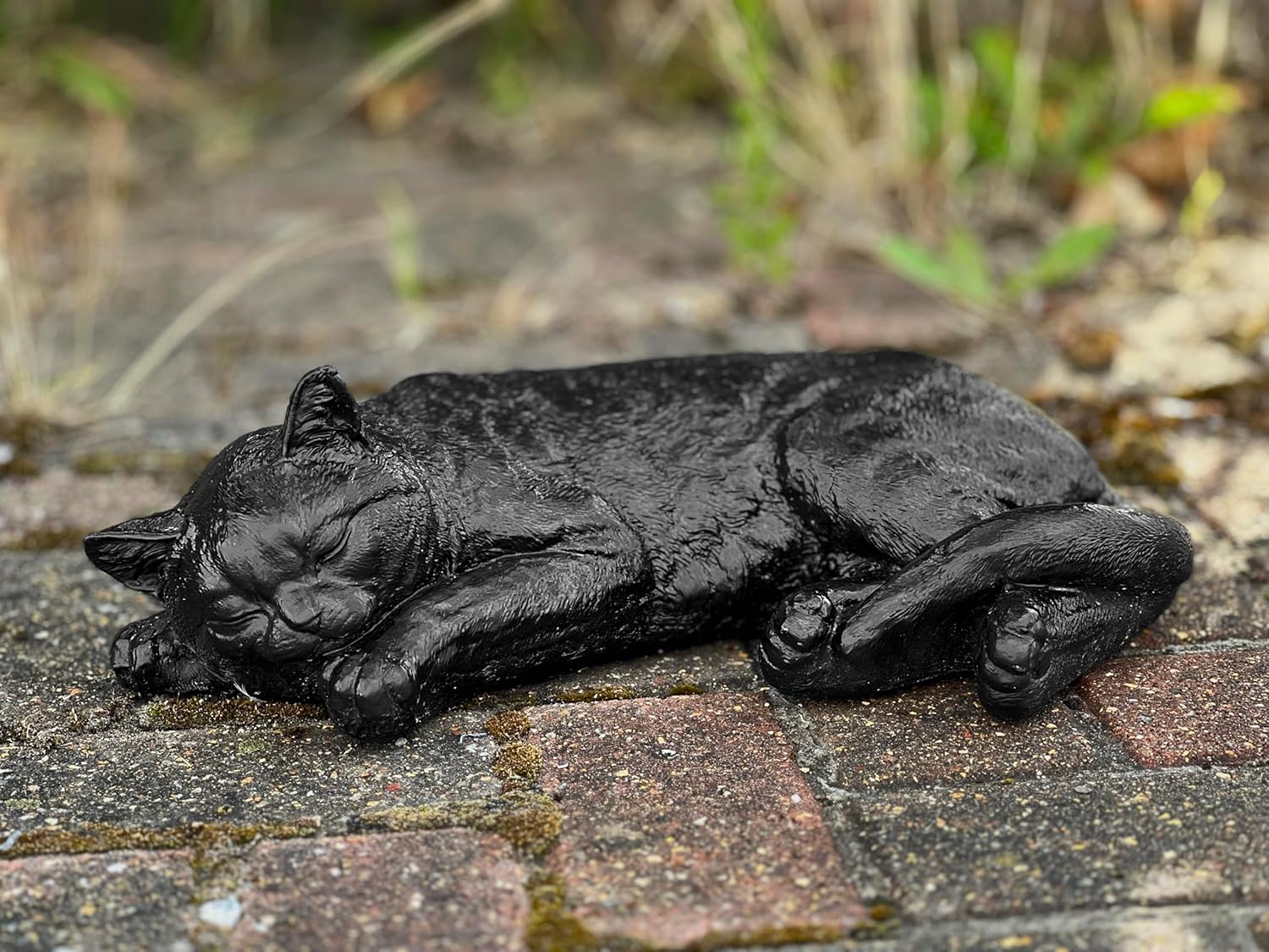 OLOMA Sleeping black cat sculpture Outdoor kitten figure Stone garden cat decoration Animal statue Pet memorial decor Cat lover gift Lawn ornament Yard art Handmade sculpture