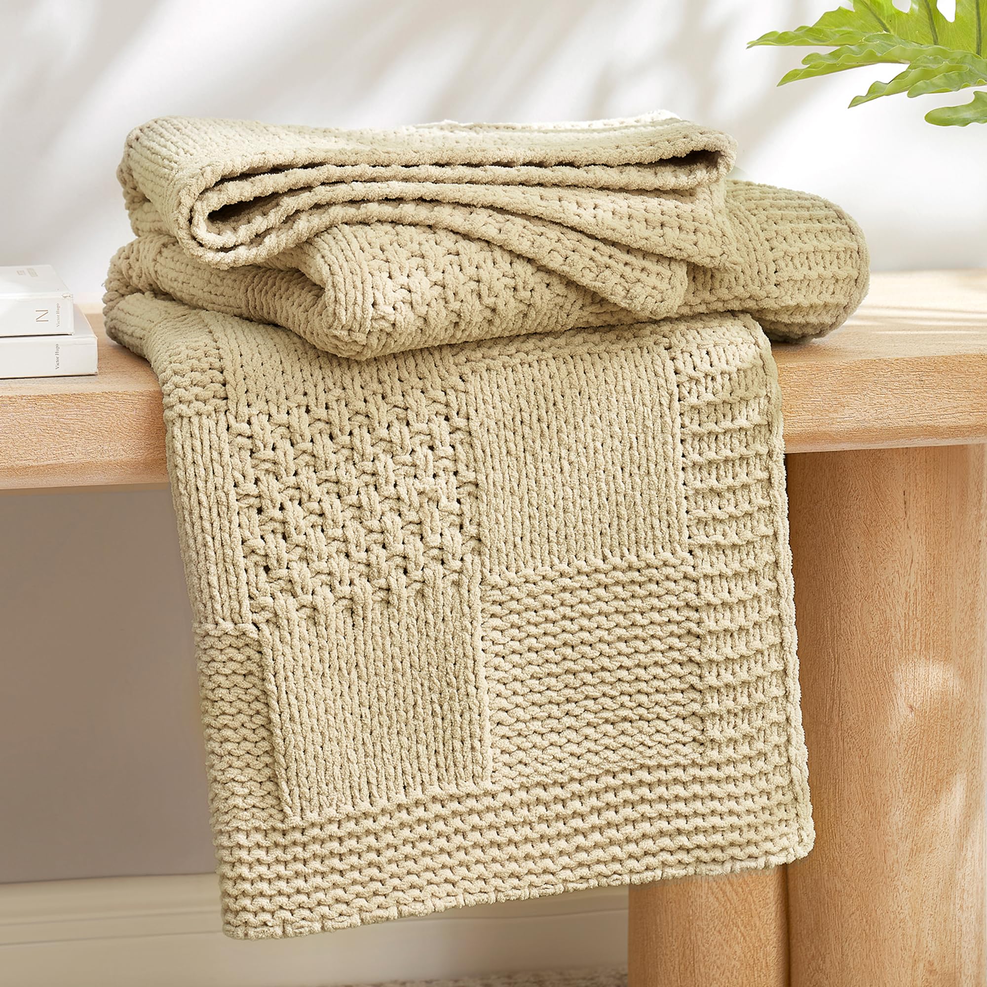 Amélie Home Checkered Chenille Knit Throw Blanket for Couch, Beige, 50"x60"