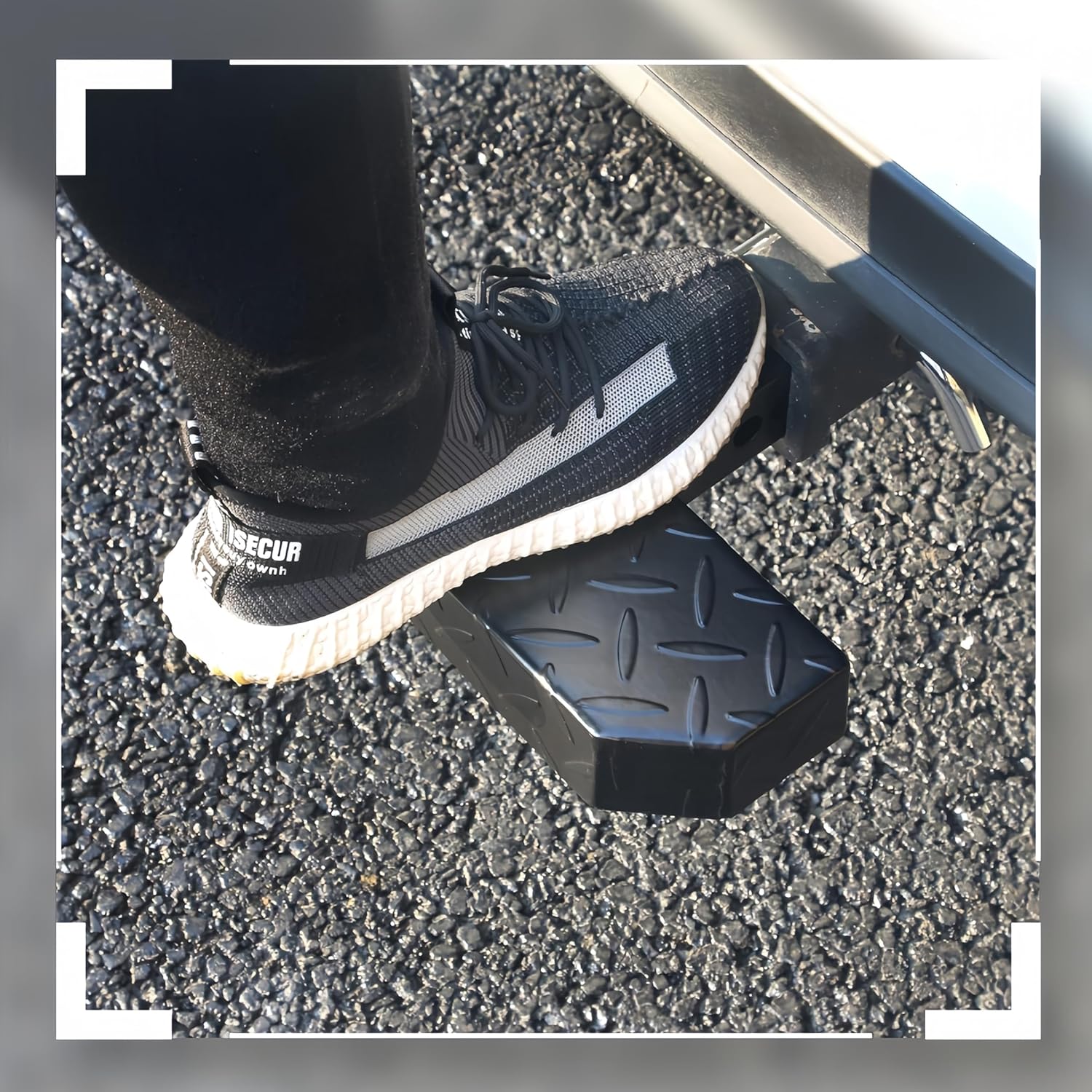 Fanchants Hitch Step for 2 Inch Receiver - Rust Free Powder Coated Steel Construction - Hitch Mount Bump Step for RV, SUV, Truck, Flatbed Camper - Includes Hitch Pin - Trailer Hitch Step (Small Size)