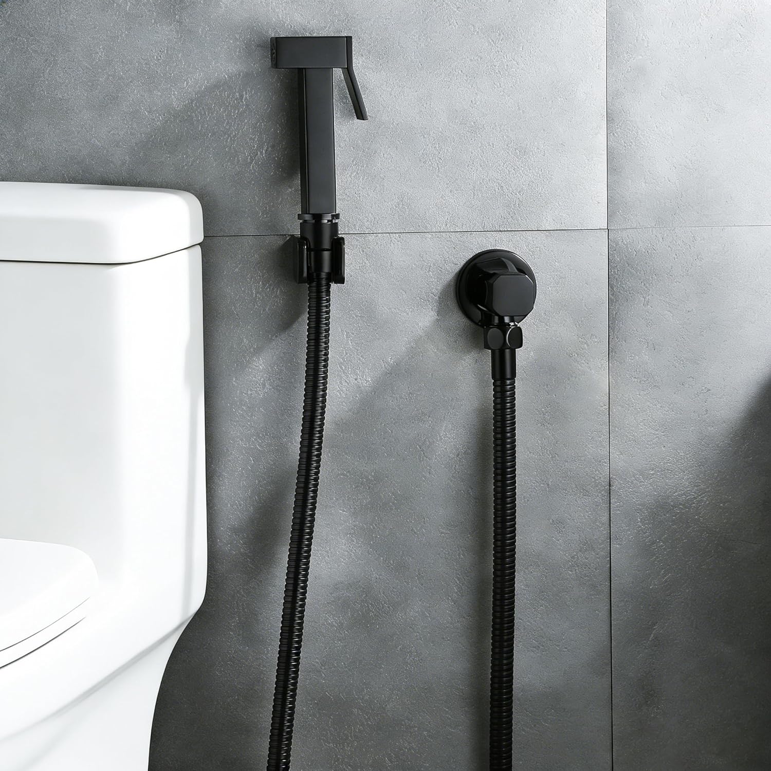 Handheld Bidet Sprayer, Square Wall-Mounted Douche Spray, Toilet Sprayer with Knob Design, Copper Hand Held Bidet Sprayer with Brassy Sprayer, 1.5m Hose and Brassy Octagonal Valve for Bathroom