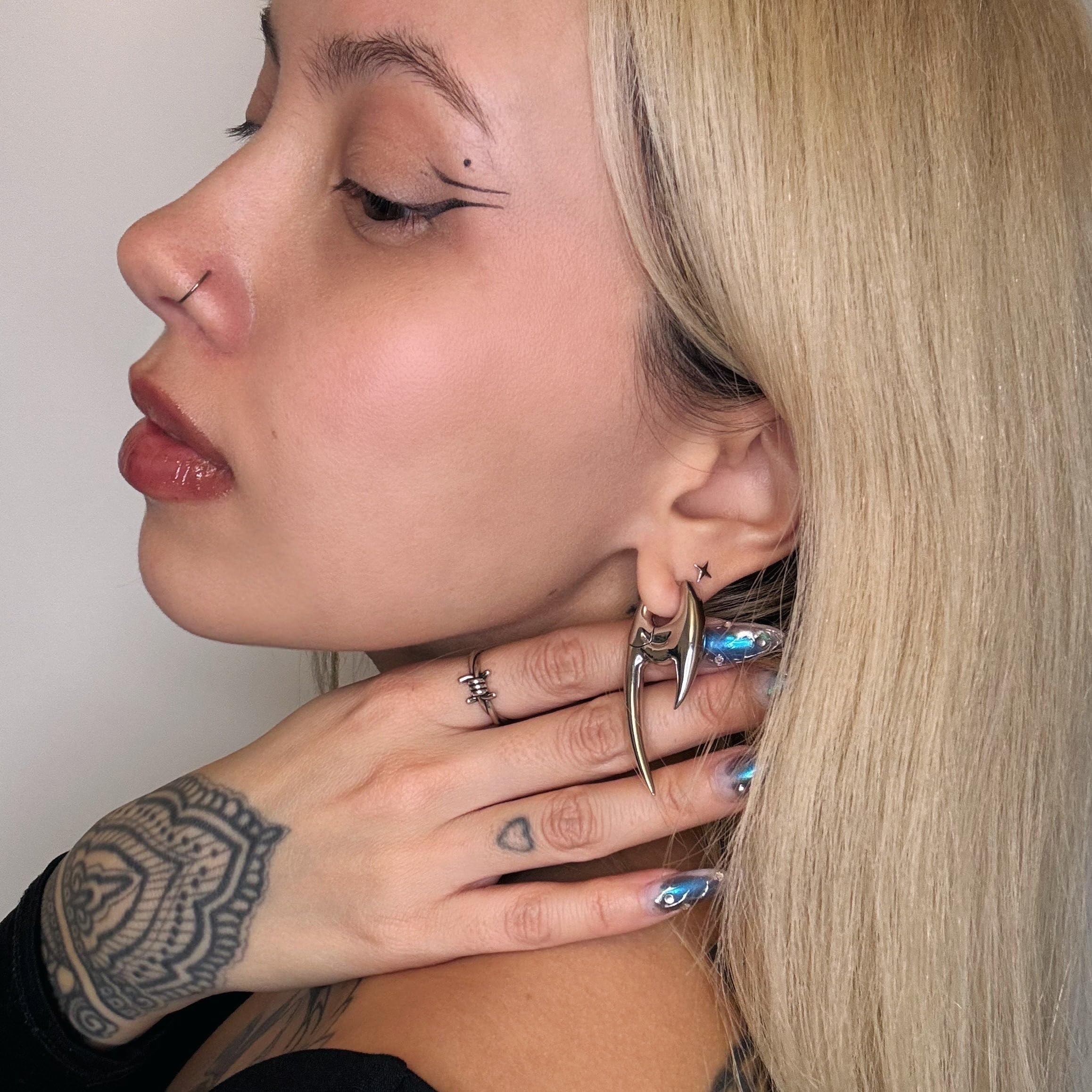 PUNKYOUTH Sharp Line Fluid Curve Orecchini 18G 1mm Piercing Gioielli Edgy Minimalista Moderno Artiglio Spike Huggie Hoop Ciondola Goccia Per Donne Uomini Lucido Dichiarazione Indossare Ogni Giorno
