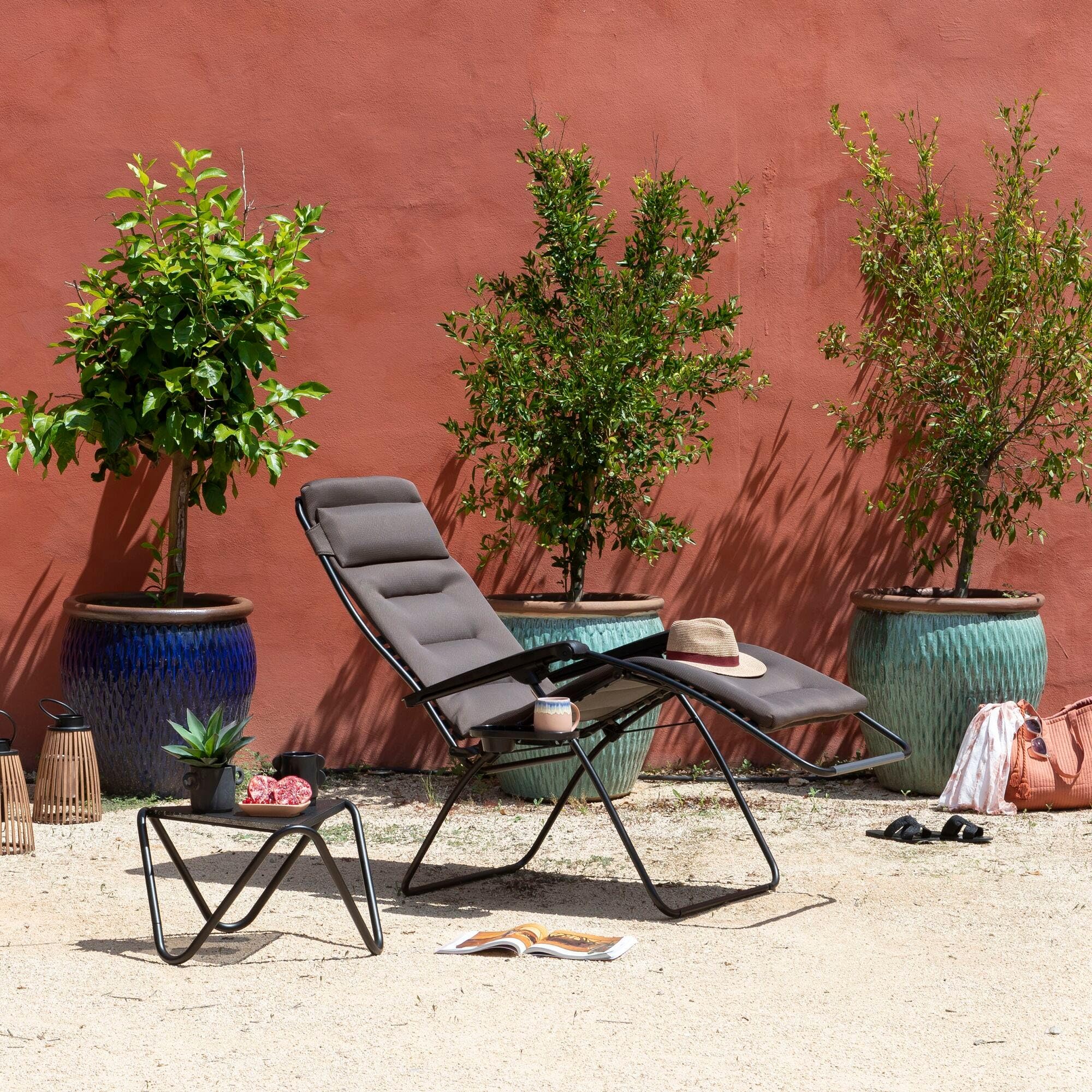 Lafuma MOBILIER - Fauteuil Matelassé Relax Zéro Gravité RSX Clip XL - Chaise Longue Multiposition Pliante Jardin et Intérieur -Toile AirComfort® Résistante - Tout Confort, France - Marron Taupe