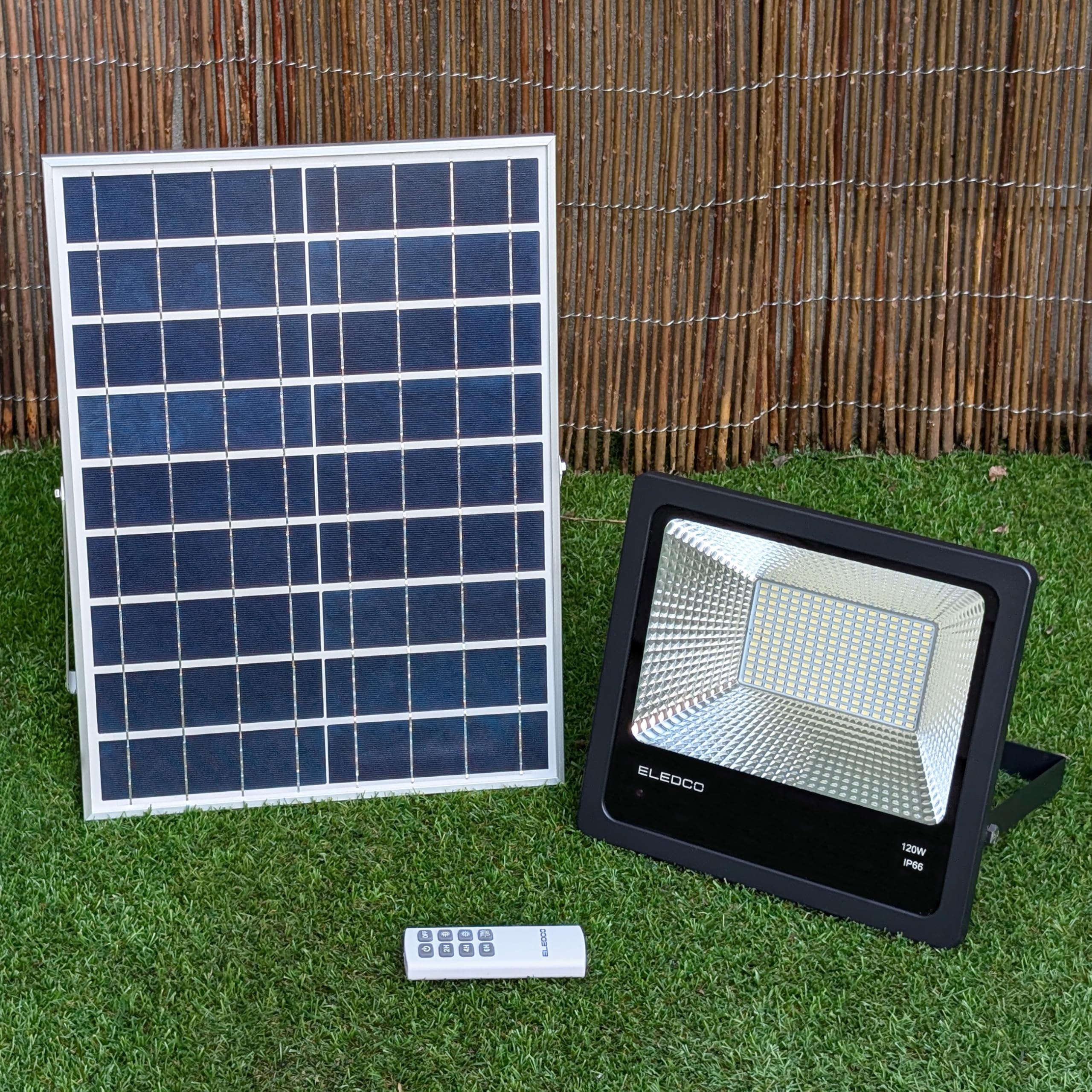 Projecteur Solaire LED 120W avec Télécommande – 224 LEDs Puissantes, Blanc Neutre 4000K, Éclairage Extérieur IP66, Autonomie 8–15h