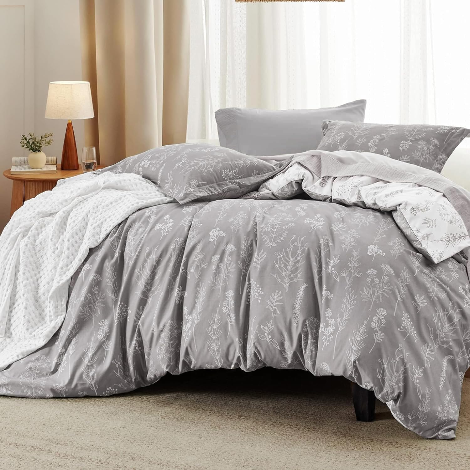 bedsure oversized queen comforter set - grey bed set, 3 pieces cute floral bedding, 1 soft reversible botanical flowers comforter and 2 pillow shams oversized queen 04 - grey
