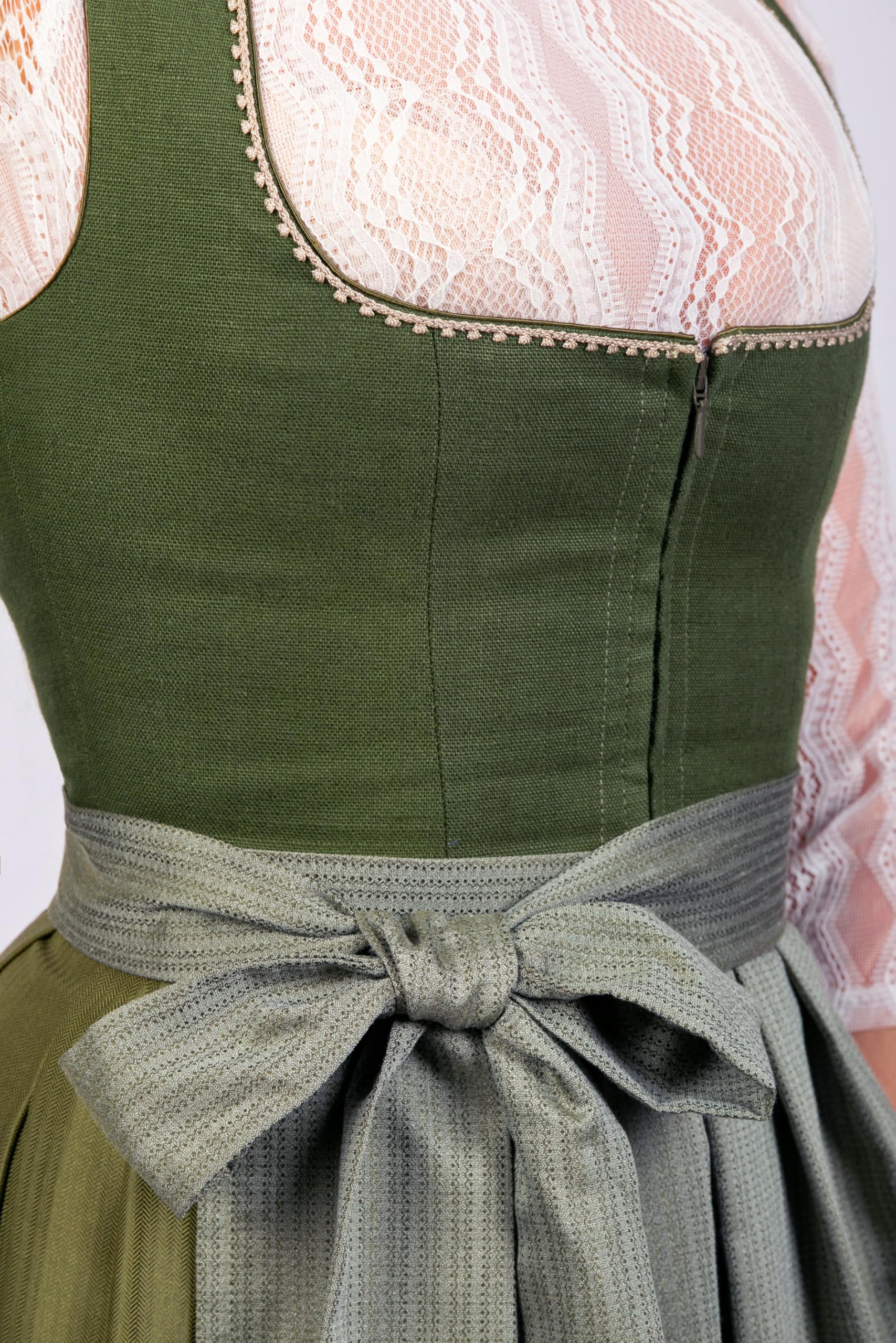 Edelnice Trachtenmode Midi Dirndl Anni aus Leinen Grün inkl. Dirndlschürze Gr. 32-54