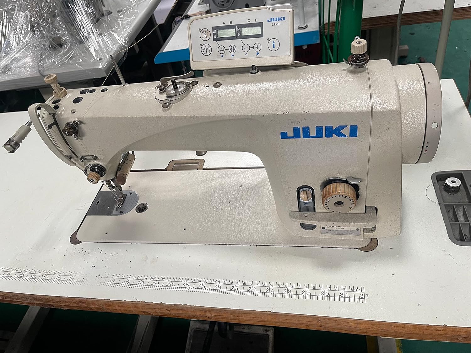 Industrial Sewing Machine Juki DDL9000BSS Lockstitch Servo Motor + Table Stand Cut Juki