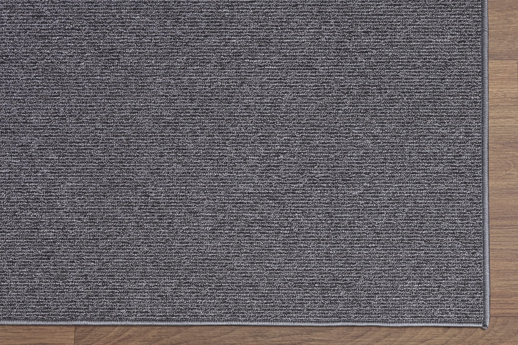 the carpet Natal Moderner einfarbiger Teppich Wohnzimmer, für die Küche geeignet, Tufting, robuster Kurzflor mit Filz-Rücken, weich & schmutzabweisend, Anthrazit, 200 x 290 cm