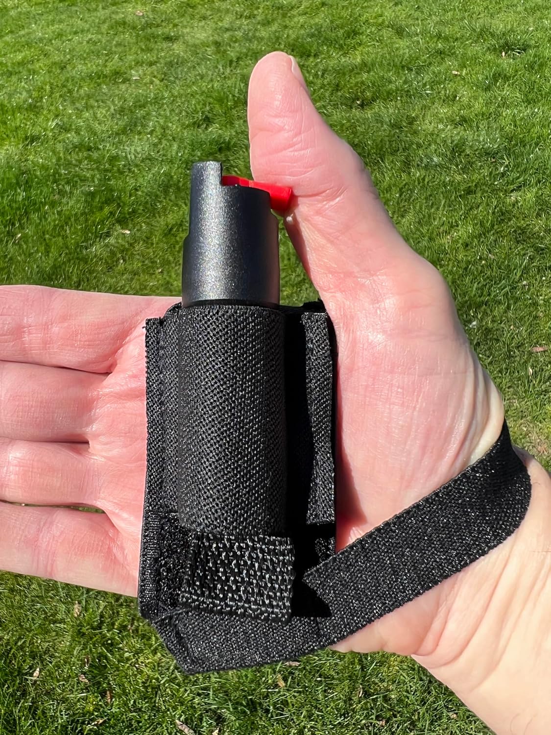 REDD, Tactical OC/CS Pepper Spray - 1/2 oz. Stream & Jogger Holster - Fitness, Walking, Hiking