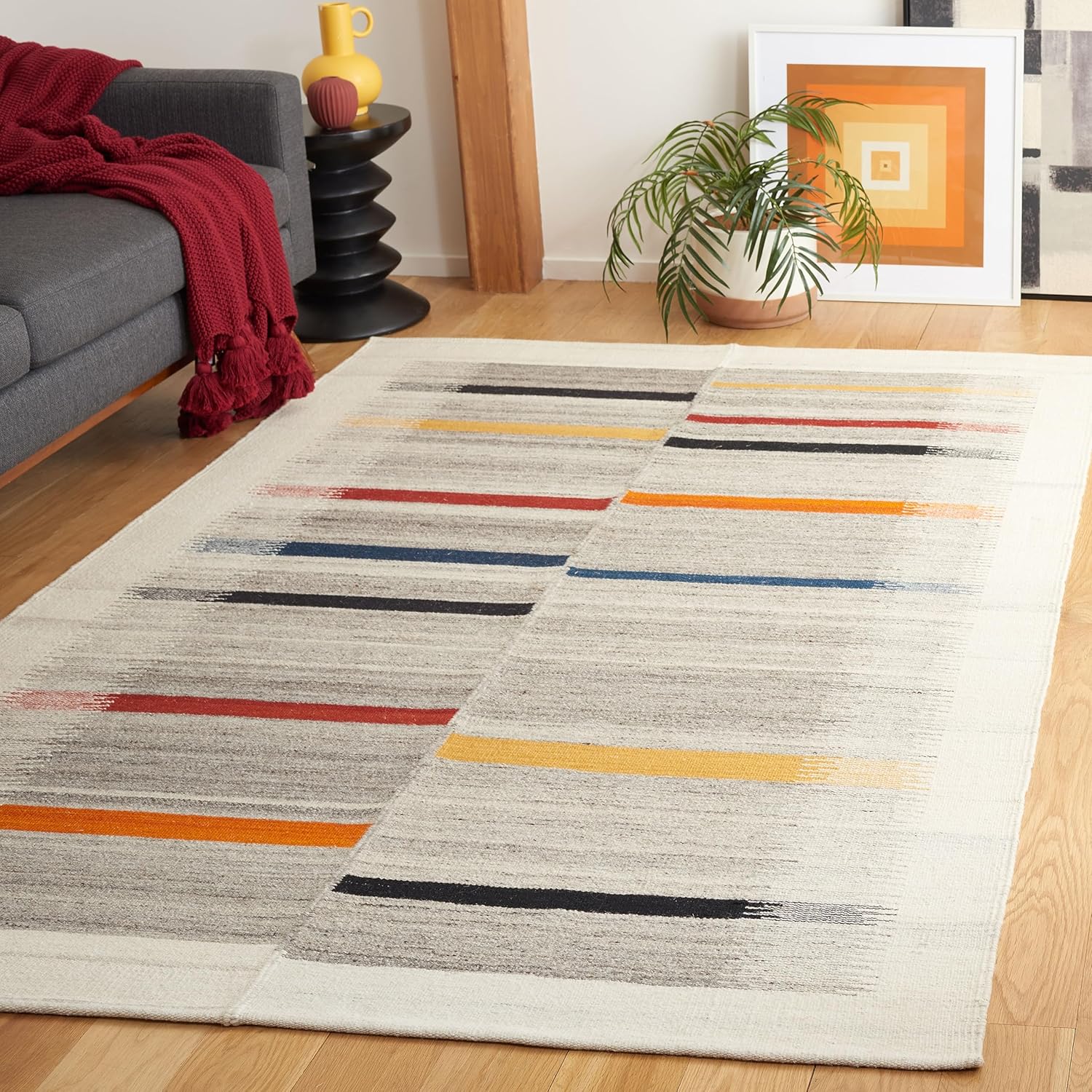 SAFAVIEH Kilim Collection Area Rug - 6' x 9', Ivory & Grey, Handmade Flatweave Wool, Boho Southwestern Design, Ideal for Living Room, Bedroom, Dining Room (KLM976F-6)