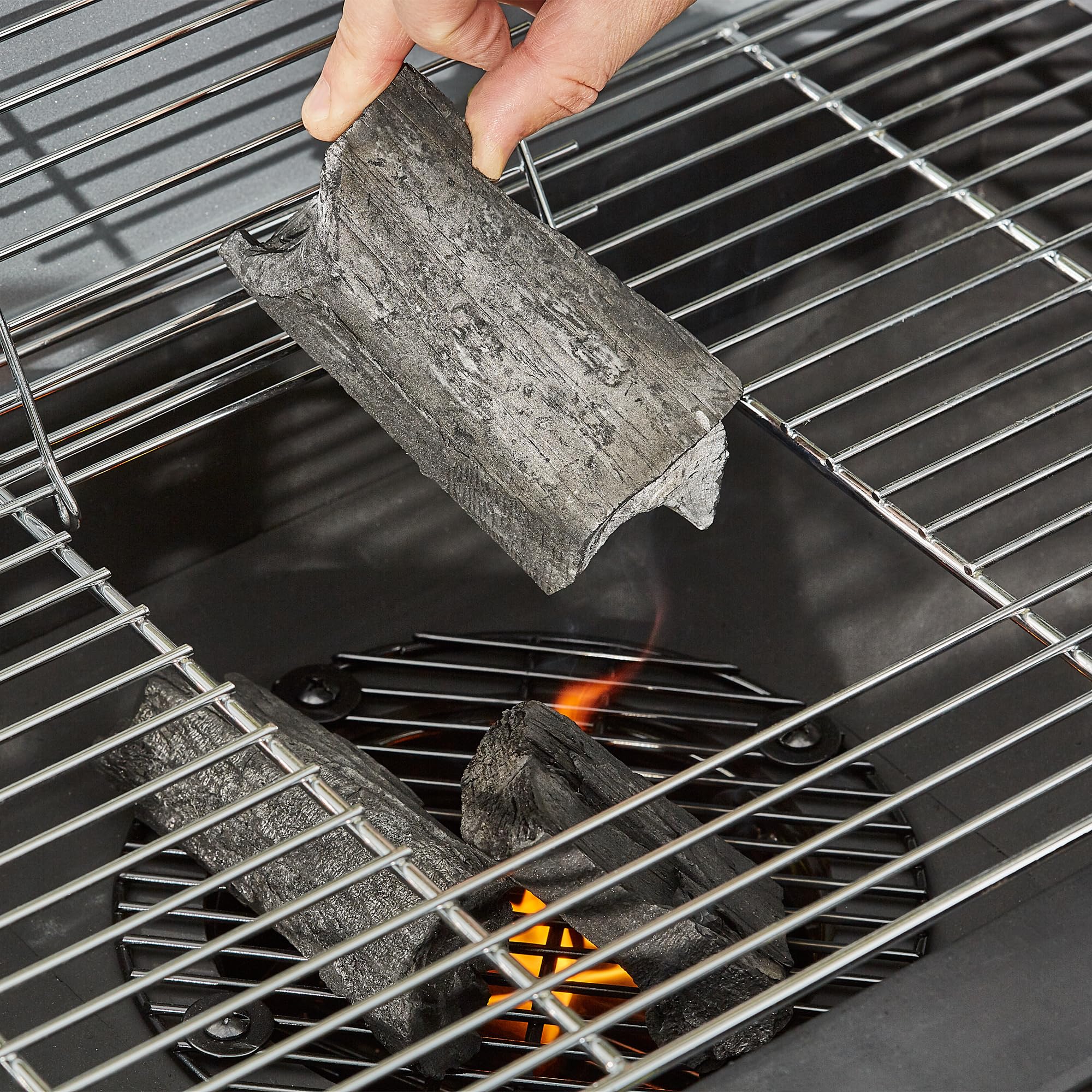 Cook’in Garden - Sac de Charbon de Bois 40L, Qualité Restaurant, Gros Charbon FSC® 100%, Fabriqué en Europe, Idéal Barbecue Extérieur Terrasse Jardin, Allumage Facile, Noir