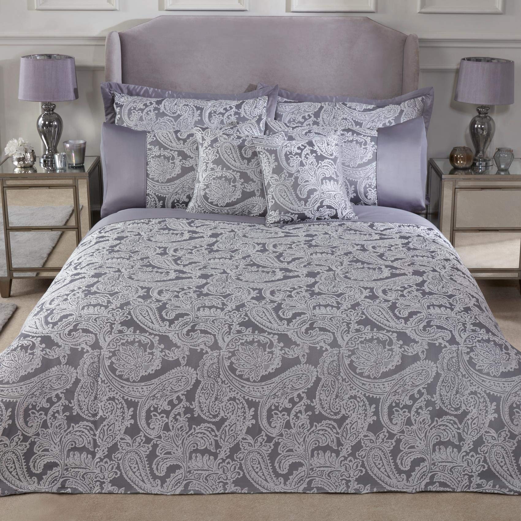 Emma Barclay Duchess - Embellished Jacquard Duvet Set in Silver - Single