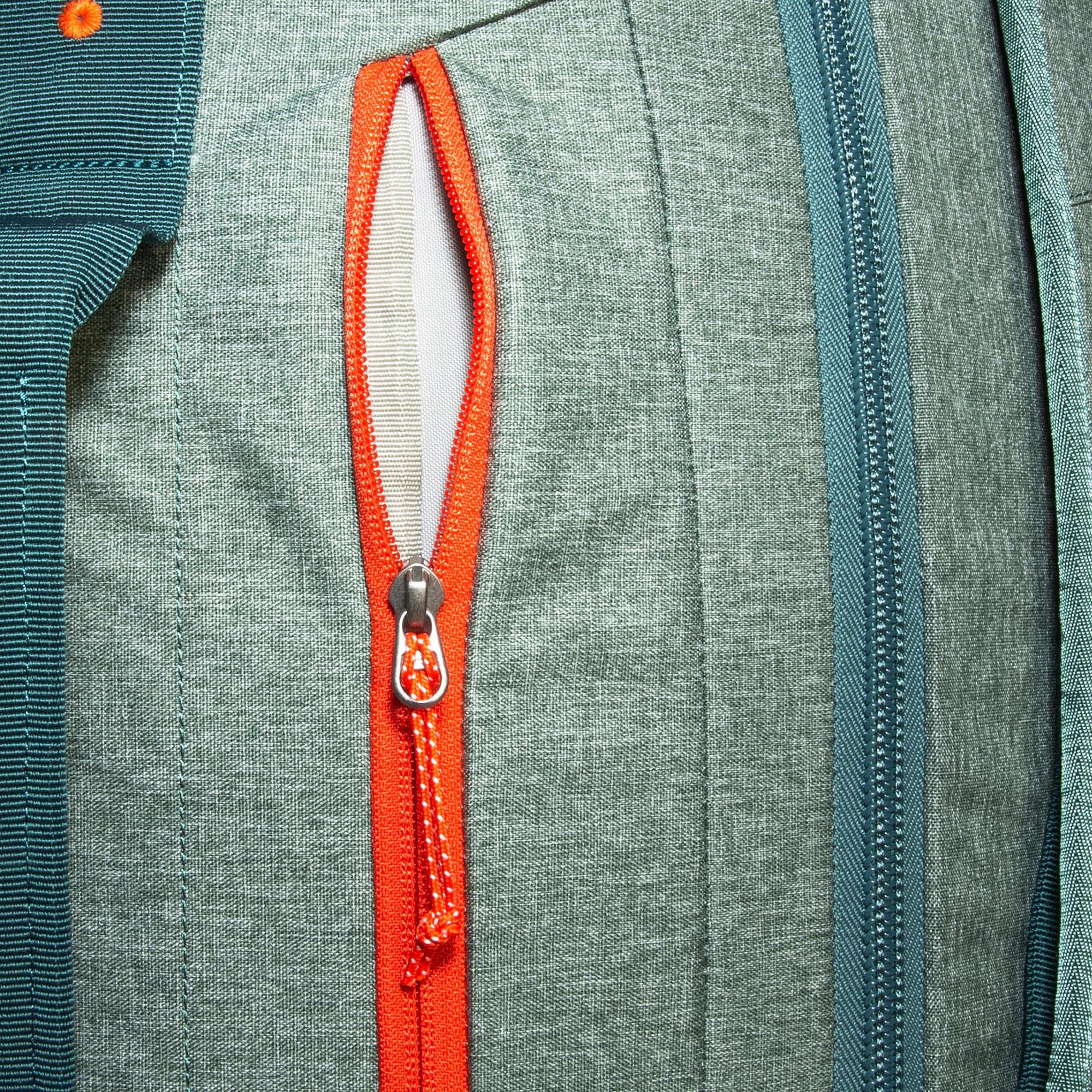 Tatonka Trolley Duffle Roller - Faltbare Reisetasche mit Rollen und Rucksackfunktion - In eigener Deckeltasche verstaubar