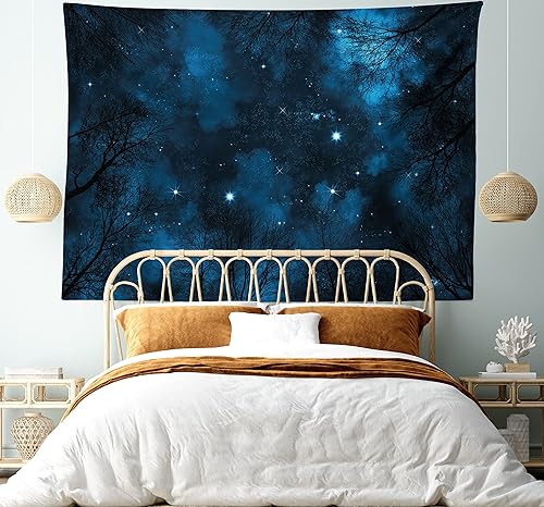 Miniatura 5 de Lunarable Tapiz de cielo nocturno, tamaño King, vista espeluznante a través de ramas del bosque, árboles, cielo brumoso con estrellas, colcha para