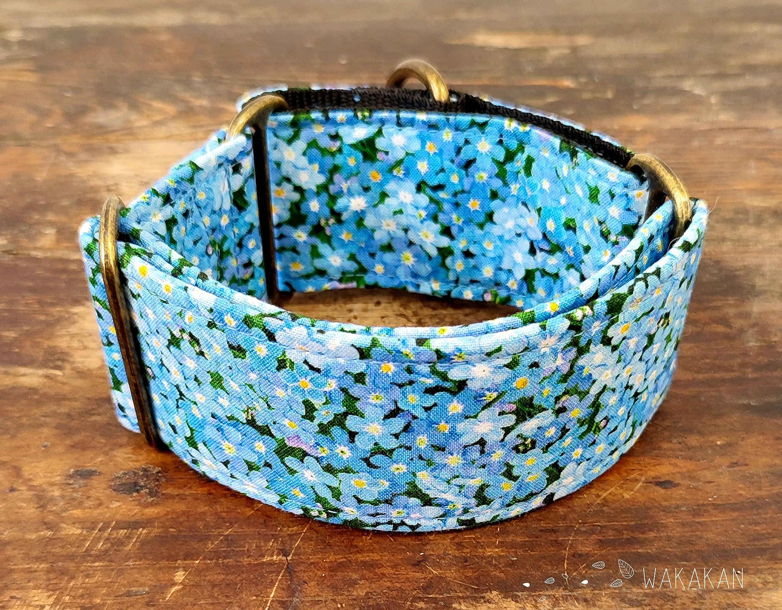Collar Martingale Para Perro: Tiny Blue Flowers, Hecho a Mano en España por Wakakán