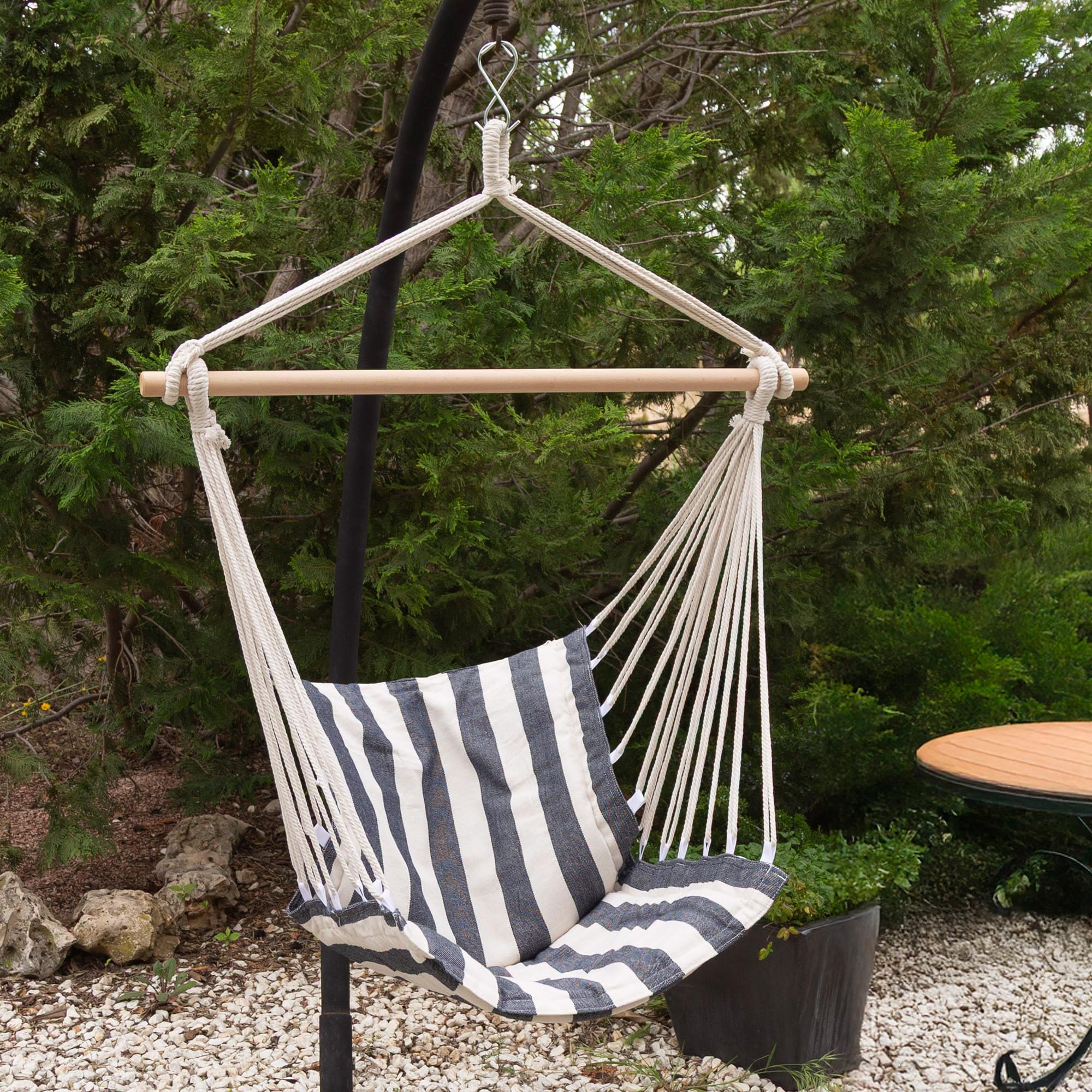 AKTIVE 63164 Chaise Suspendue, 90 x 55 x 125 cm, en Coton et Polyester à Rayures, avec Support supérieur en Bois et Cordes de Fixation, capacité jusqu'à 110 kg, pour Jardin, terrasse ou Camping