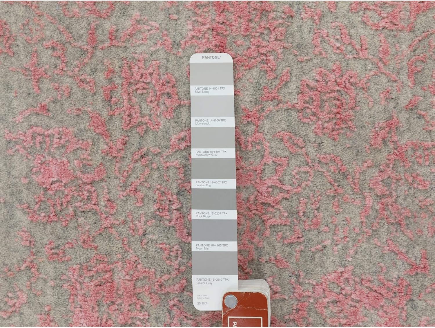 Pink Wool and Art Silk Erased Farsian Design Runner Hand Loomed Jacquard Oriental Rug(2'6"x11'10")