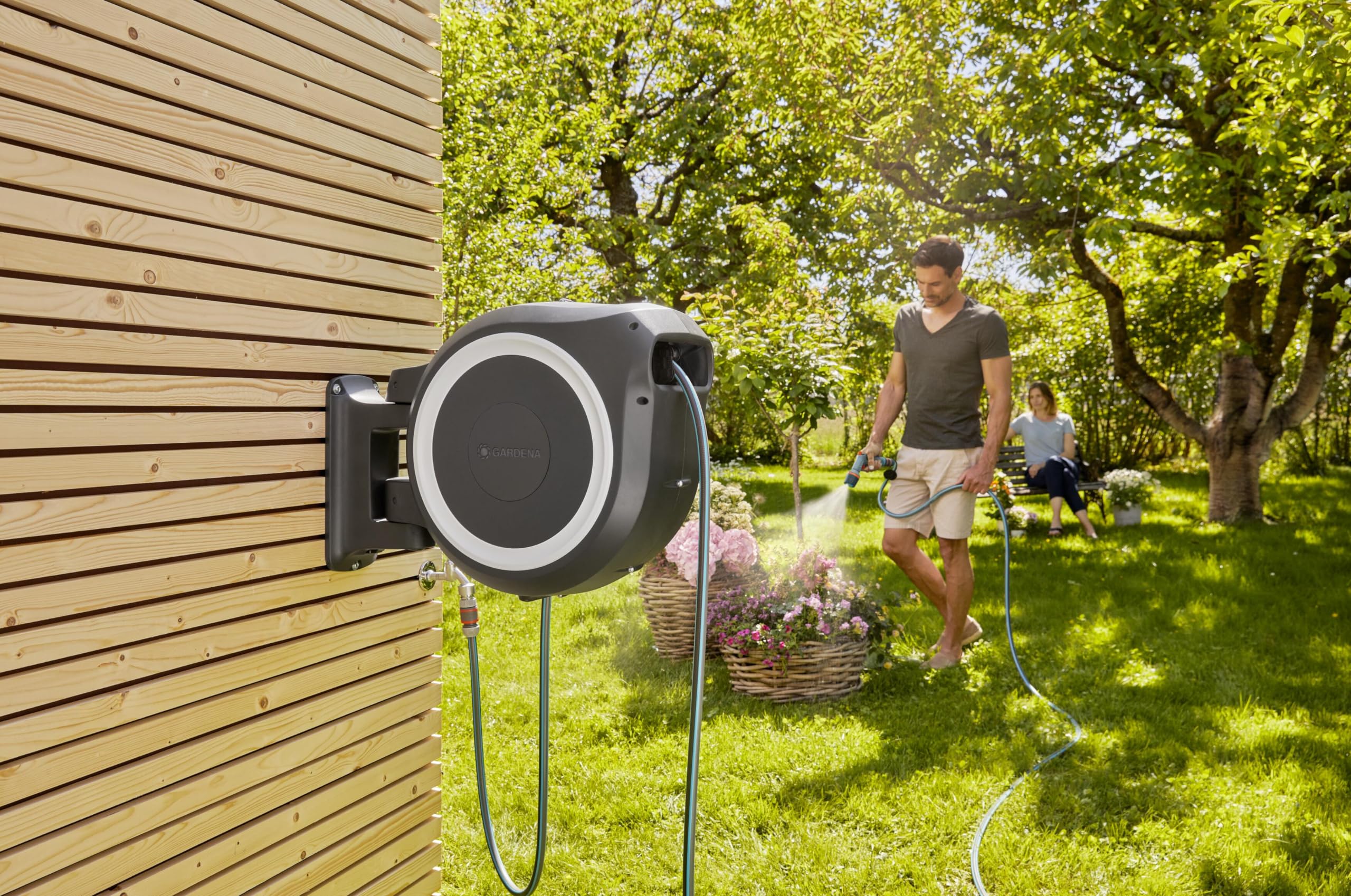 Amazon | GARDENA(ガルデナ) 壁掛け式 自動巻取りホースボックス