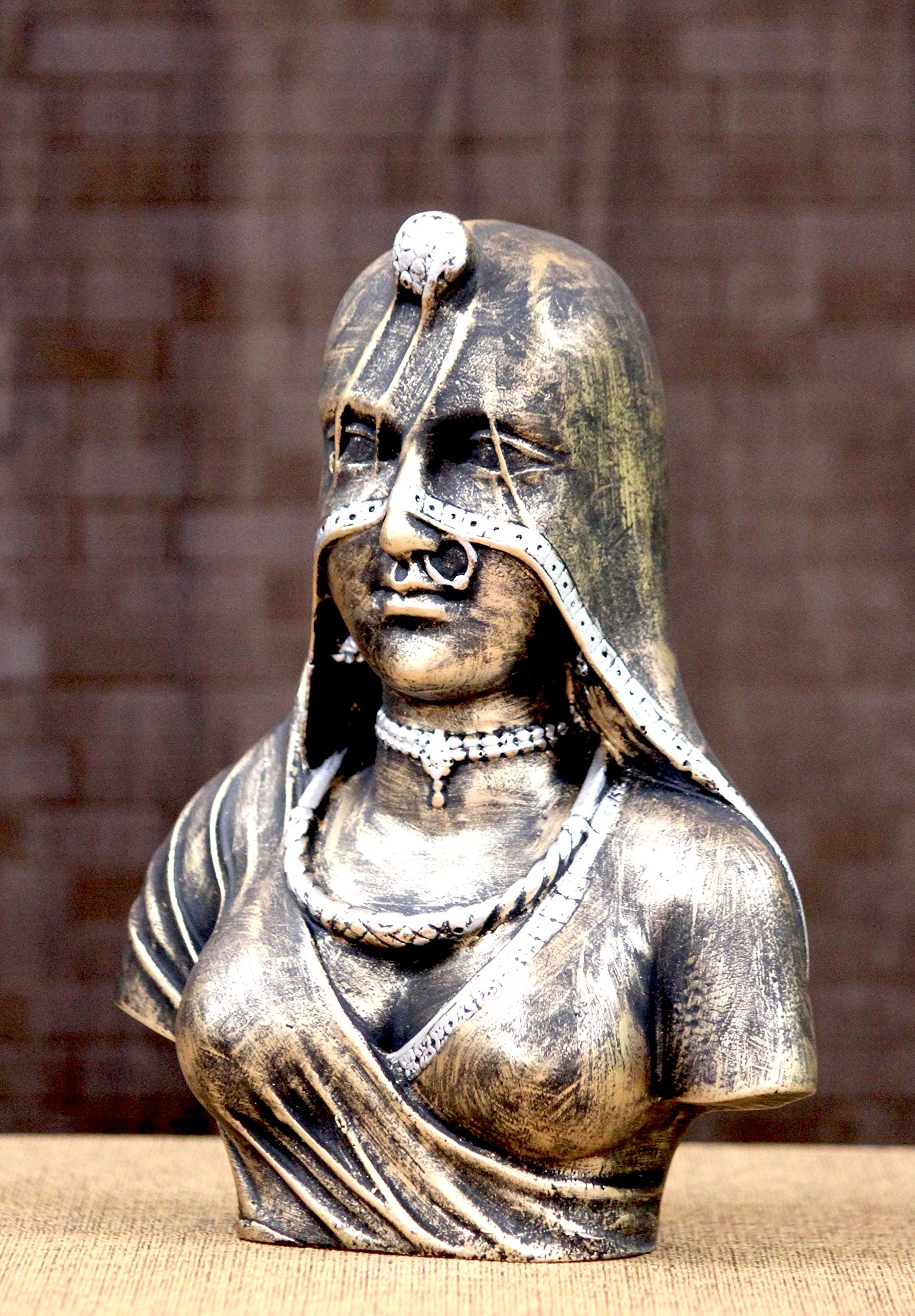 Craft Junction Handcrafted Antique Finish Rani(Bani Thani) Decorative Decorative Showpiece - 19 cm (Polyresin, Multicolor)