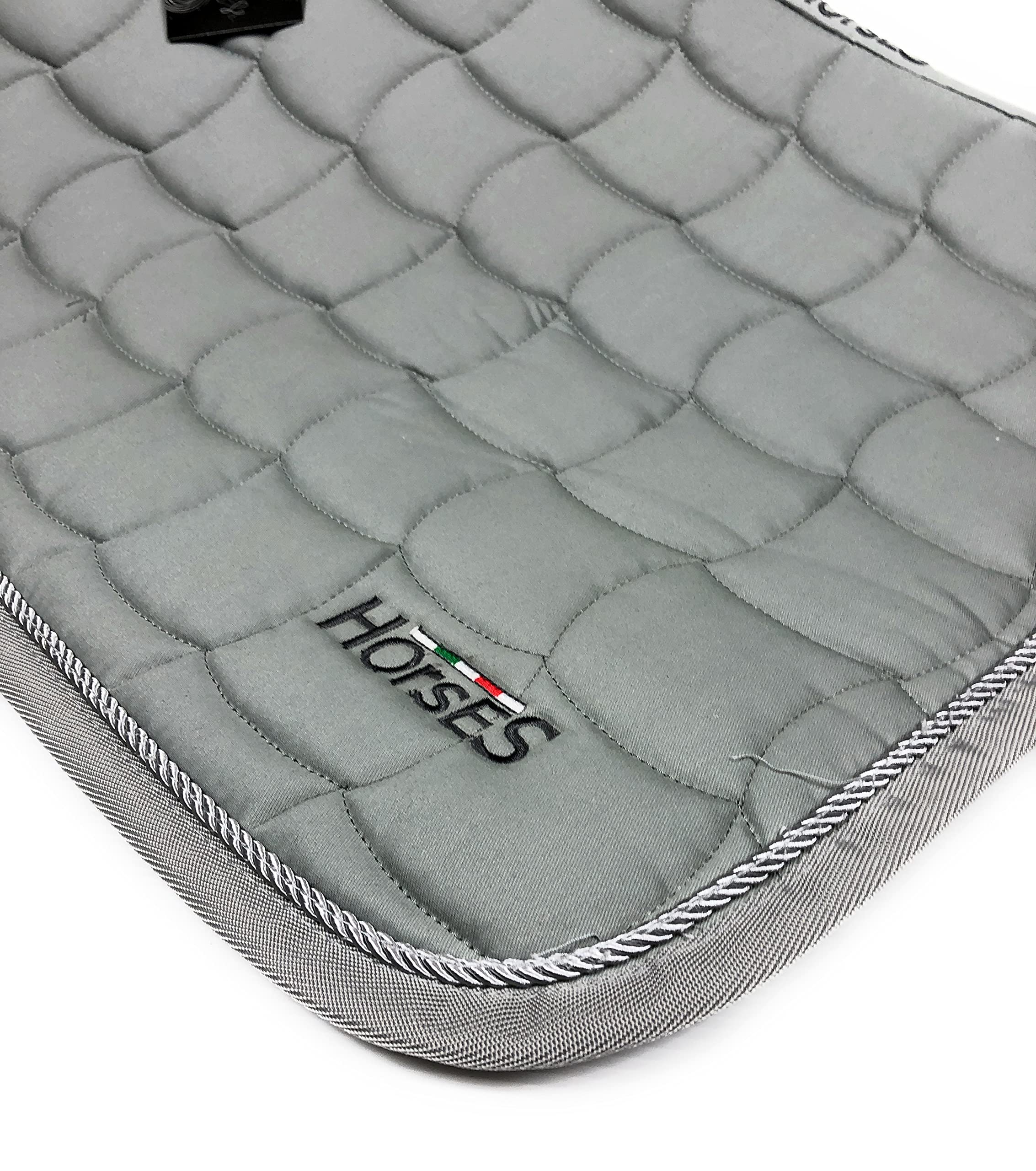 Tapis De Selle Horses Connie - Pour Saut D'obstacles - Confort Et Protection - Made In Italy