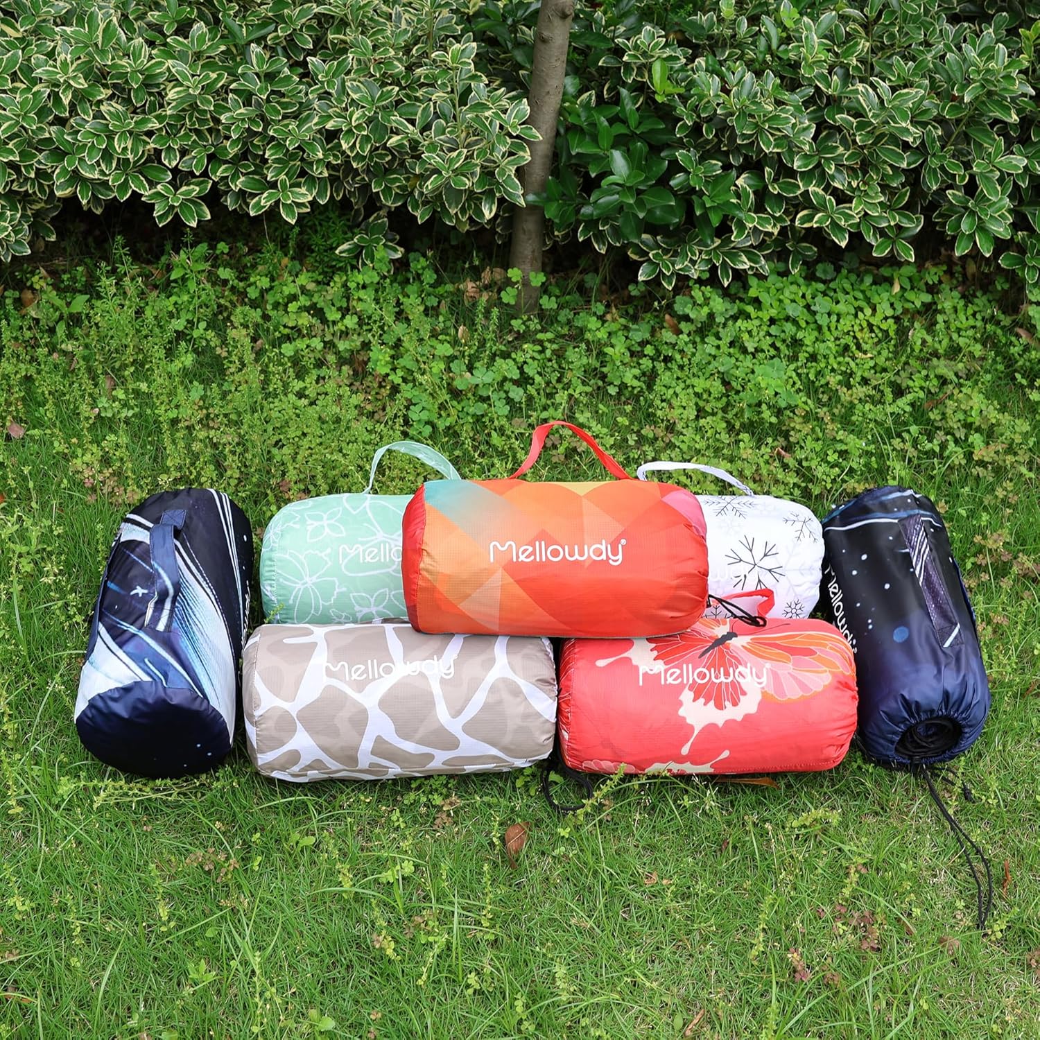 Mellowdy Companion Outdoor Printing Blanket - Waterproof, Wind-Resistant, Warm, Utility Blanket for Camping, Picnic, Stadium, Beach, Gameday, Travel, Foldable with Carrying Bag （Giraffe,55x80 inch）