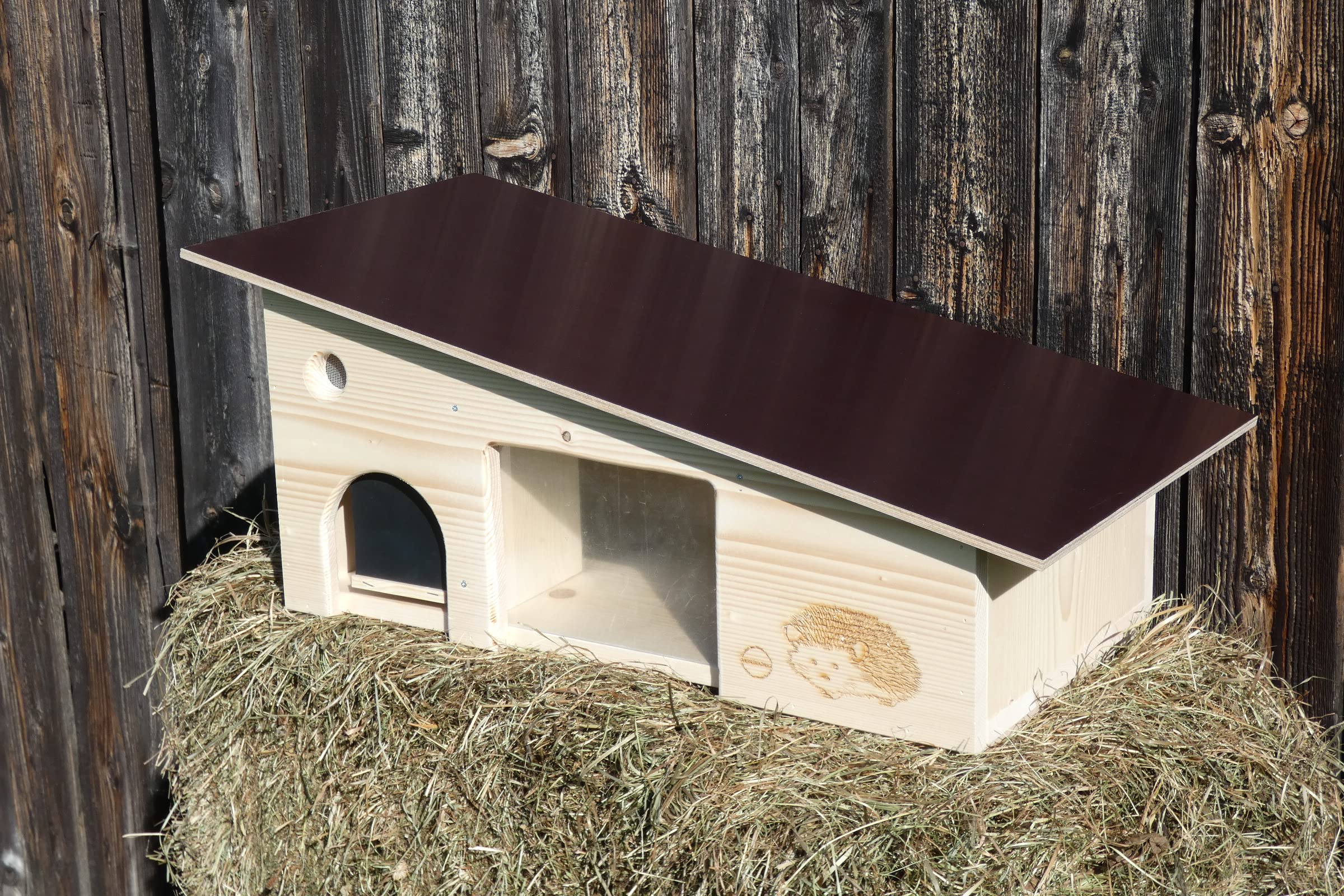 Luxus Igelfutterhaus mit Beobachtungsfenster 80cm x 40cm x 32cm Igelhotel 18mm Vollholz Witterungsbeständig Labyrintheingang easytouch-Rattenklappe und Boden, Herstellung in Niederbayern
