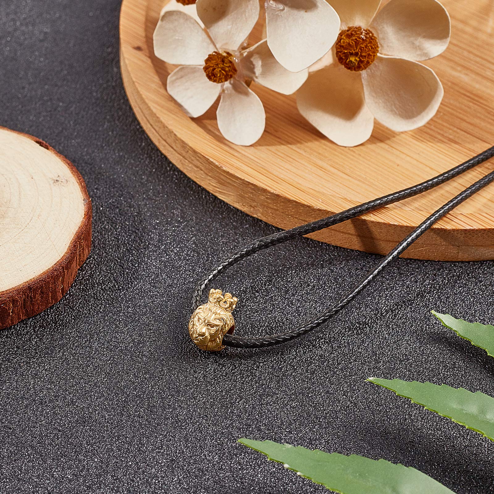 UNICRAFTALE 1pc Lion Head with Crown Beads Loose Beads Stainless Steel Spacer Beads for Jewelry Findings Bracelet Necklace Making 13x9x11mm, Hole 4.5mm