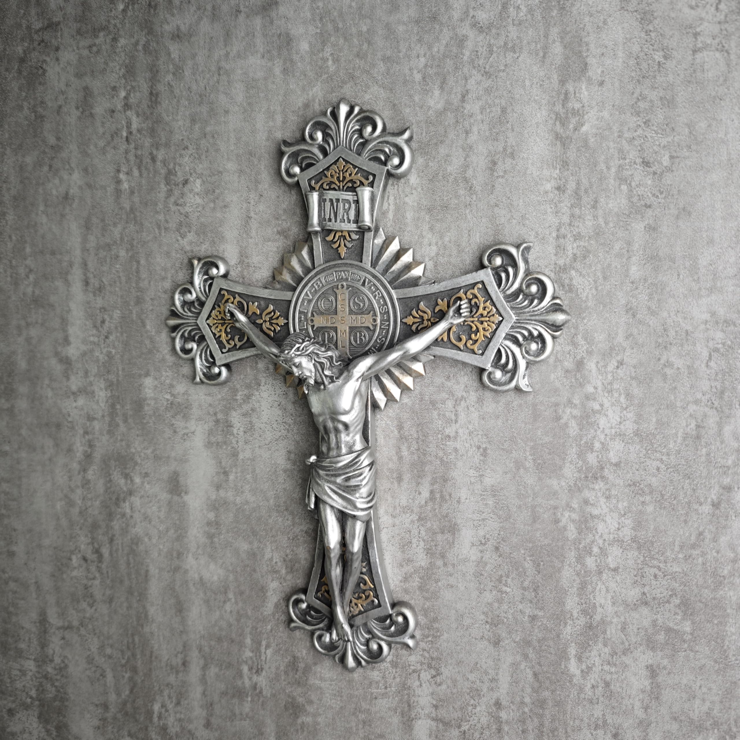 Amazon.co.jp: BCカトリック聖ベネディクト十字架壁十字架、エレガント