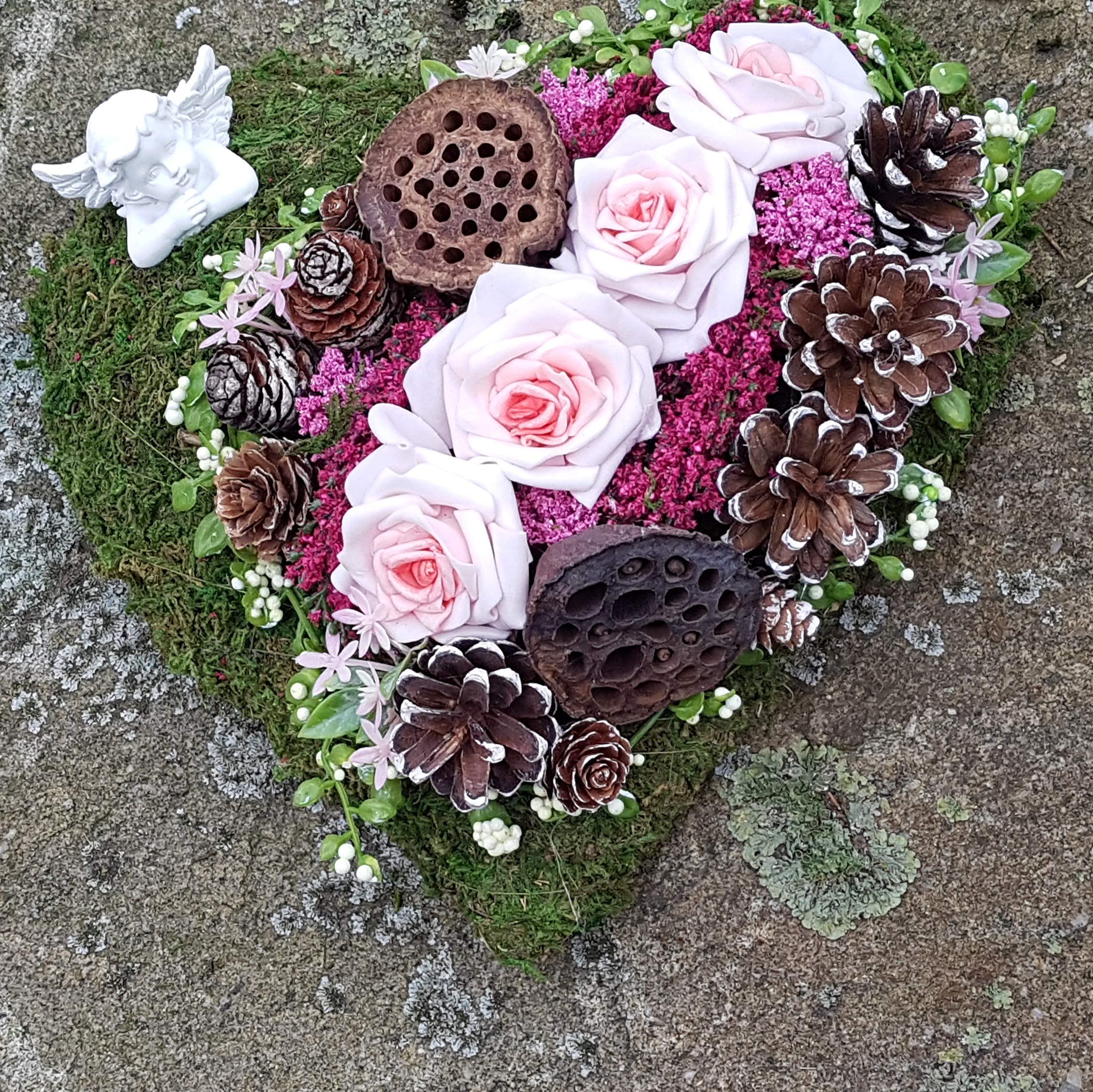 Der kleine Dekoladen Deko & Geschenke by Sabine Faust Lünen Grabschmuck Herz rosa Engel Totensonntag Grabaufleger Grabgesteck Allerheiligen Trauergesteck künstliche wetterbeständige Grabdeko