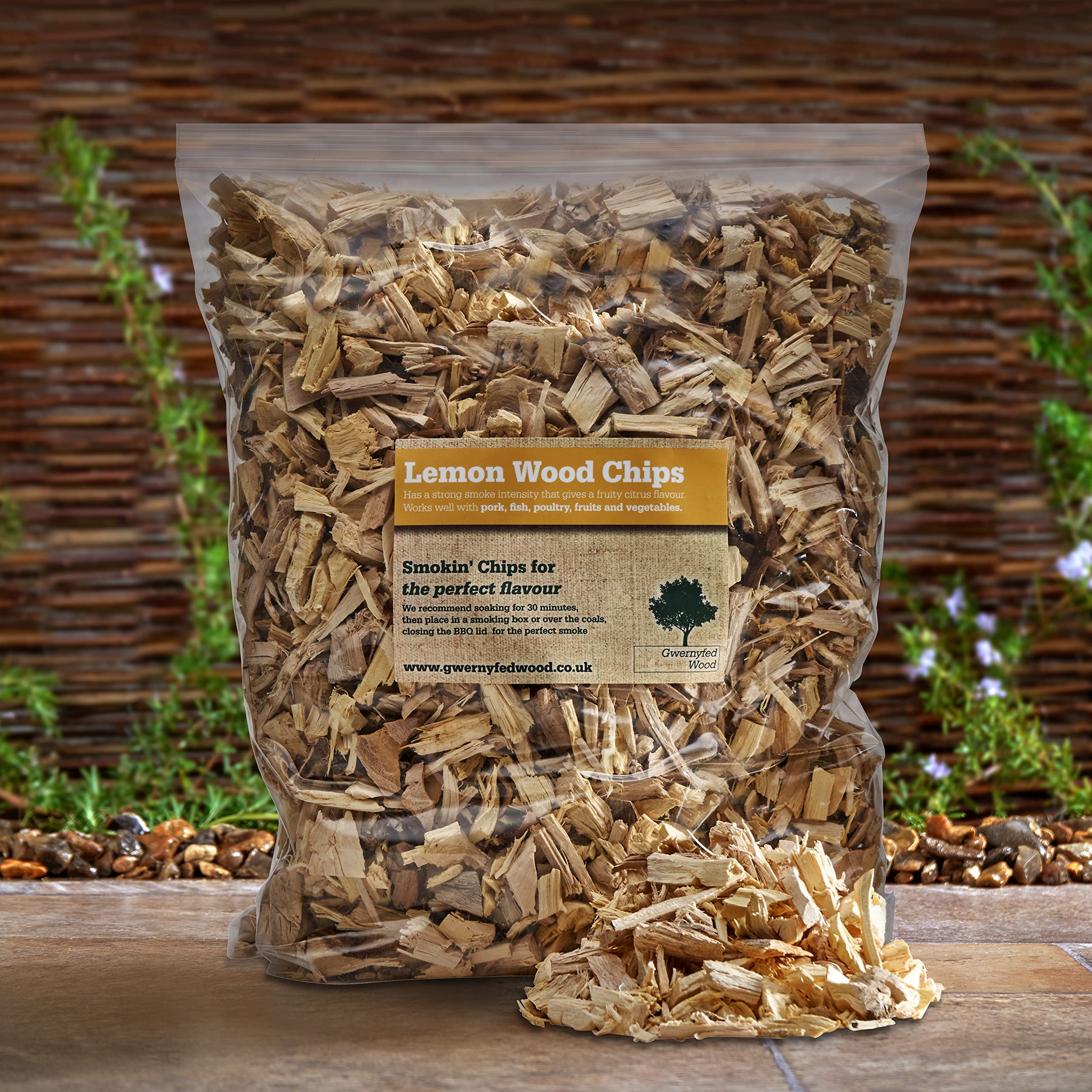 Gwernyfed Wood Green Smoking/Smoker Wood Chips Jumbo 4.5 Litre Bag – (24 Great Flavours 100% Natural Nothing Added) Smoking Food In A Smoker/Bbq - Many From Our Own Woodland (Lemon)