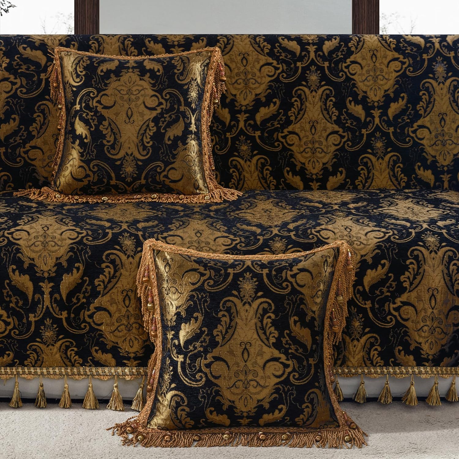 Loom and Mill Luxury Throw Pillow Cover 20 x 20 Inches 1 Piece, Jacquard Decorative Chenille Square Pillow Cover Pillowcase with Lace Edge and Tassels for Bed Couch Sofa Party Home Decor, Black&Gold