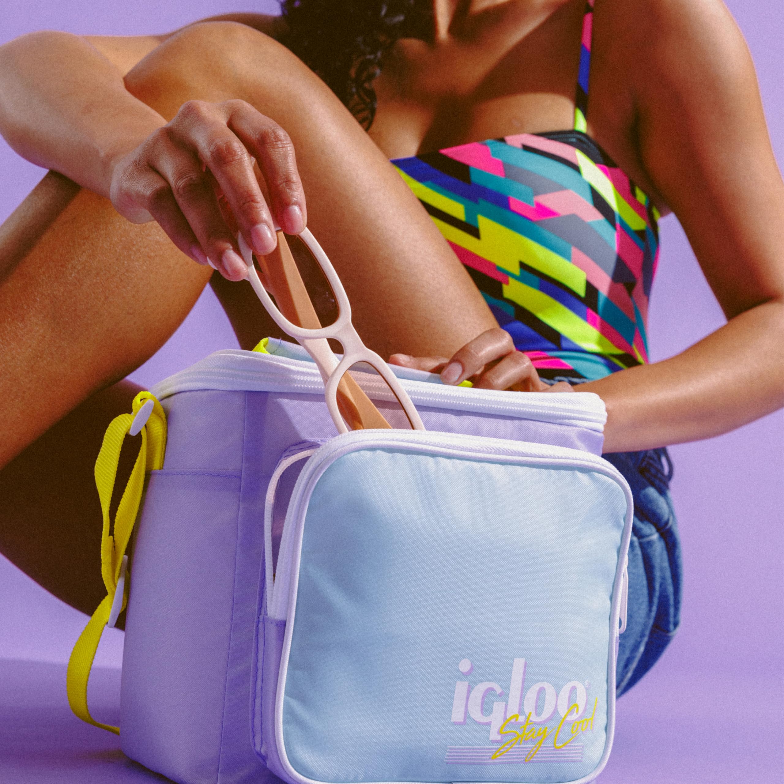 Amazon.com: Igloo Lilac Breeze RETRO SQUARE LUNCH BAG: Home