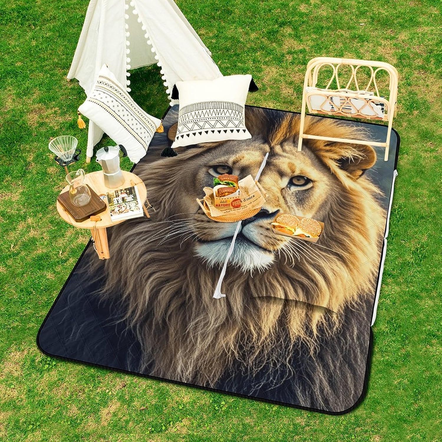 Lion Image Picnic Blanket 150x100cm, Foldable 2-in-1 Picnic Mat and Tote Bag Portable Waterproof Beach Mat Sandproof Outdoor Blanket for Park, Hiking, Beach, Camping, Travel