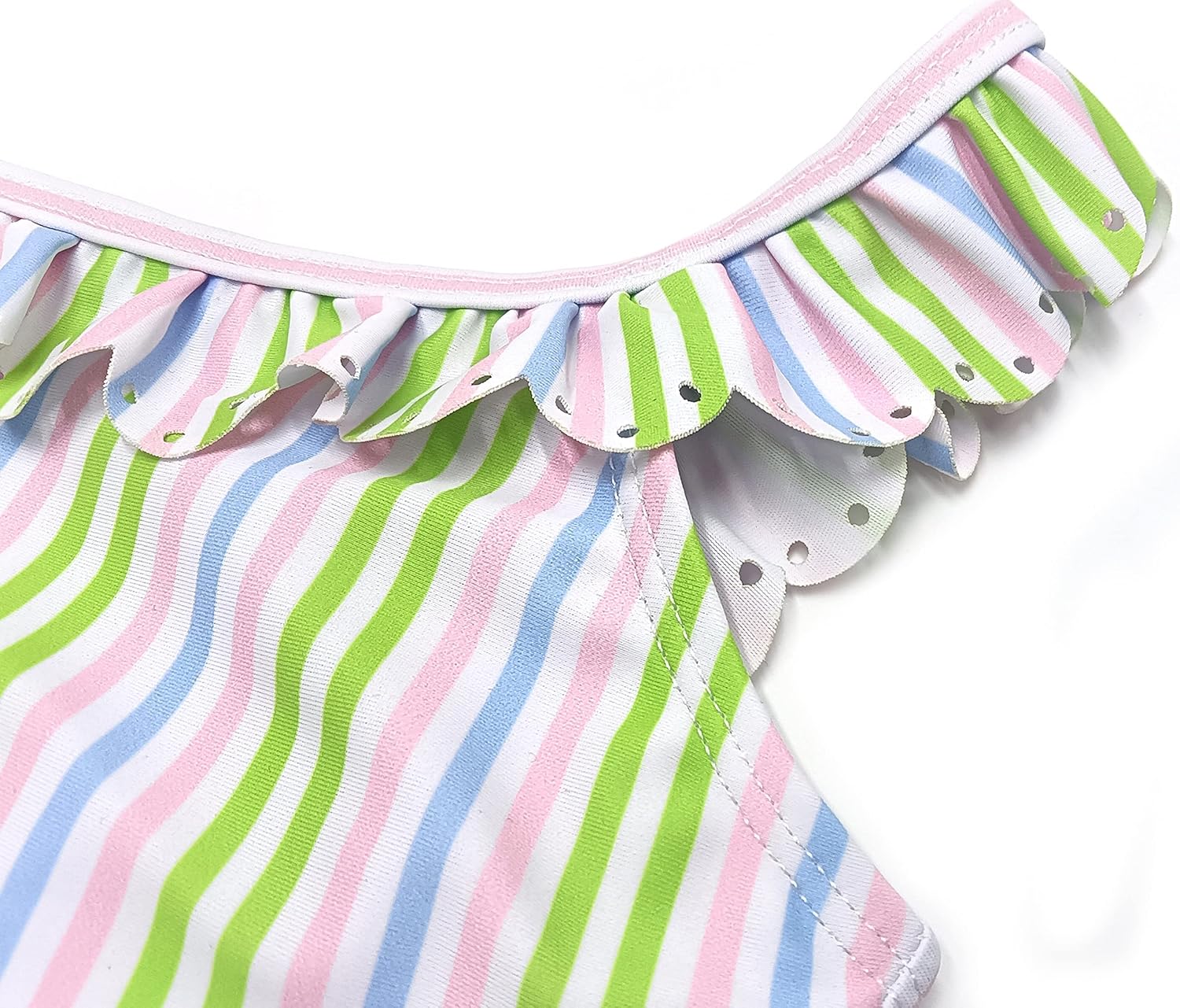 Maiô infantil infantil rosa com babados em promoção! Veja a oferta e mais achadinhos de Moda praia infantil 3 Hoje é o melhor dia para comprar Maiô infantil infantil rosa com babados com aquele preço maroto! Promoção! Aproveite a oferta! 3