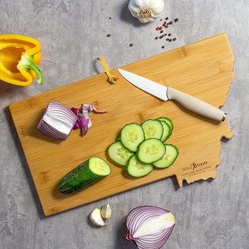 Miniatura 5 de Totally Bamboo Tabla de cortar con forma de estado de Montana y bandeja para servir charcutería con ilustraciones de Wander on Words, incluye