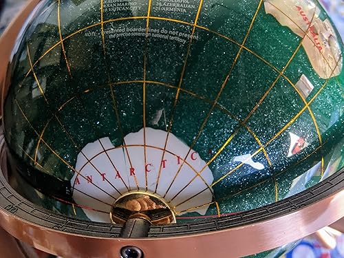 Miniatura 8 de Unique Art - Mesa de 10 pulgadas de alto cuarzo verde océano piedra preciosa globo mundial con soporte de aleación de zinc chapado en cobre cobre