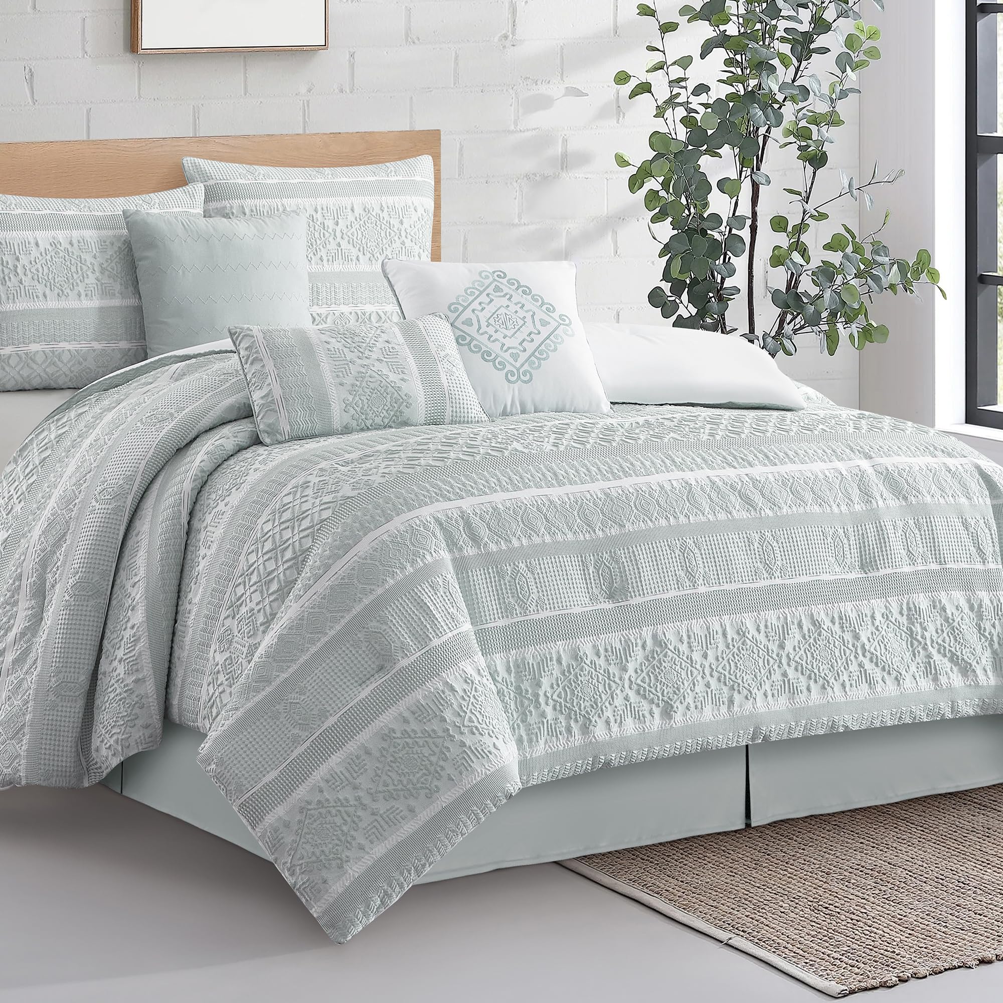 LANCO MODERN LIFESTYLE 7 Piece Queen Comforter Set, Dusty Green, Elegant Jacquard with Patchwork, Stylish and Cozy Bedding Collection, Premium Bedding