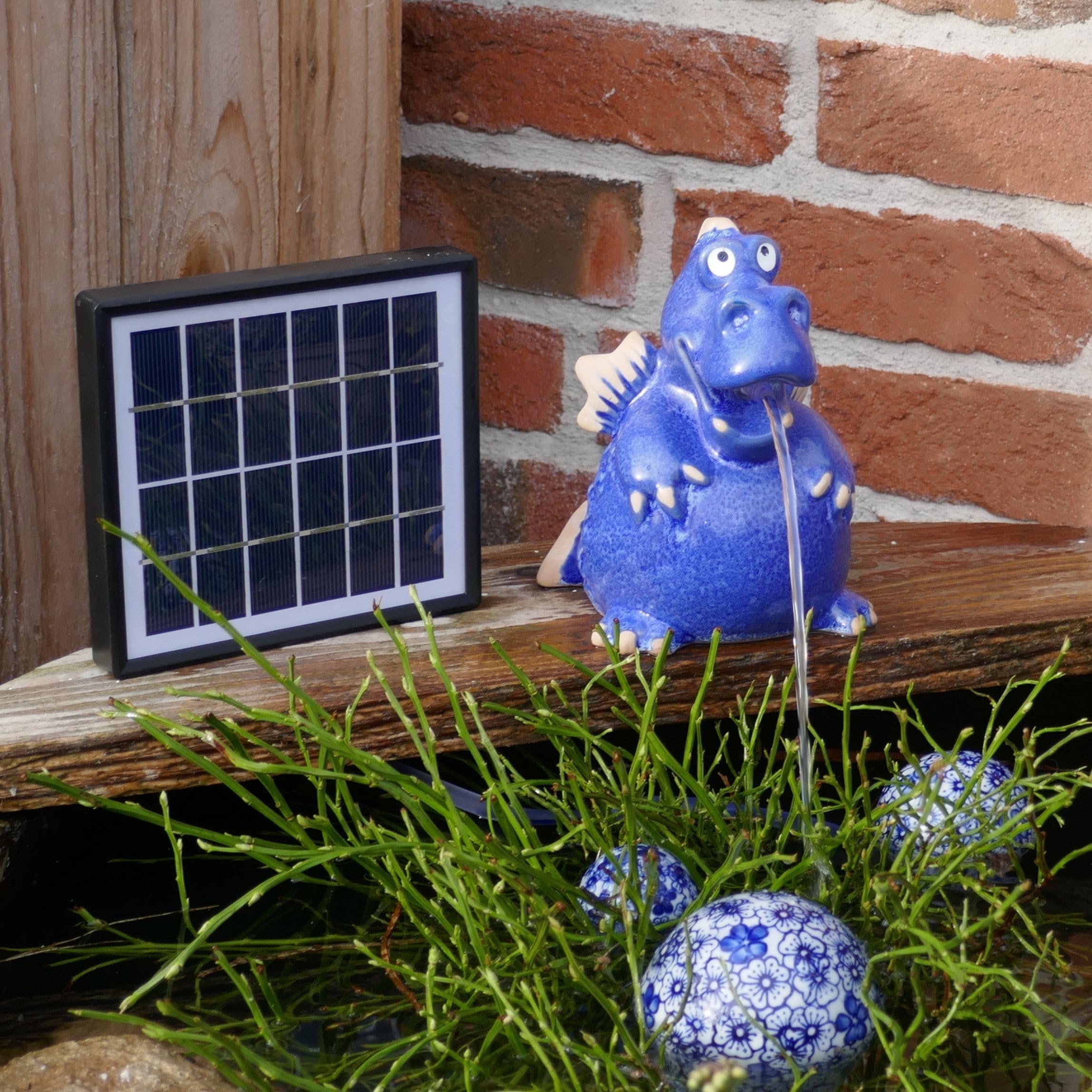 Storm's Gartenzaubereien Wasserspeier Drache - Teichfigur mit Solarpumpe 14,5cm aus Keramik als Teich- oder Miniteichdeko
