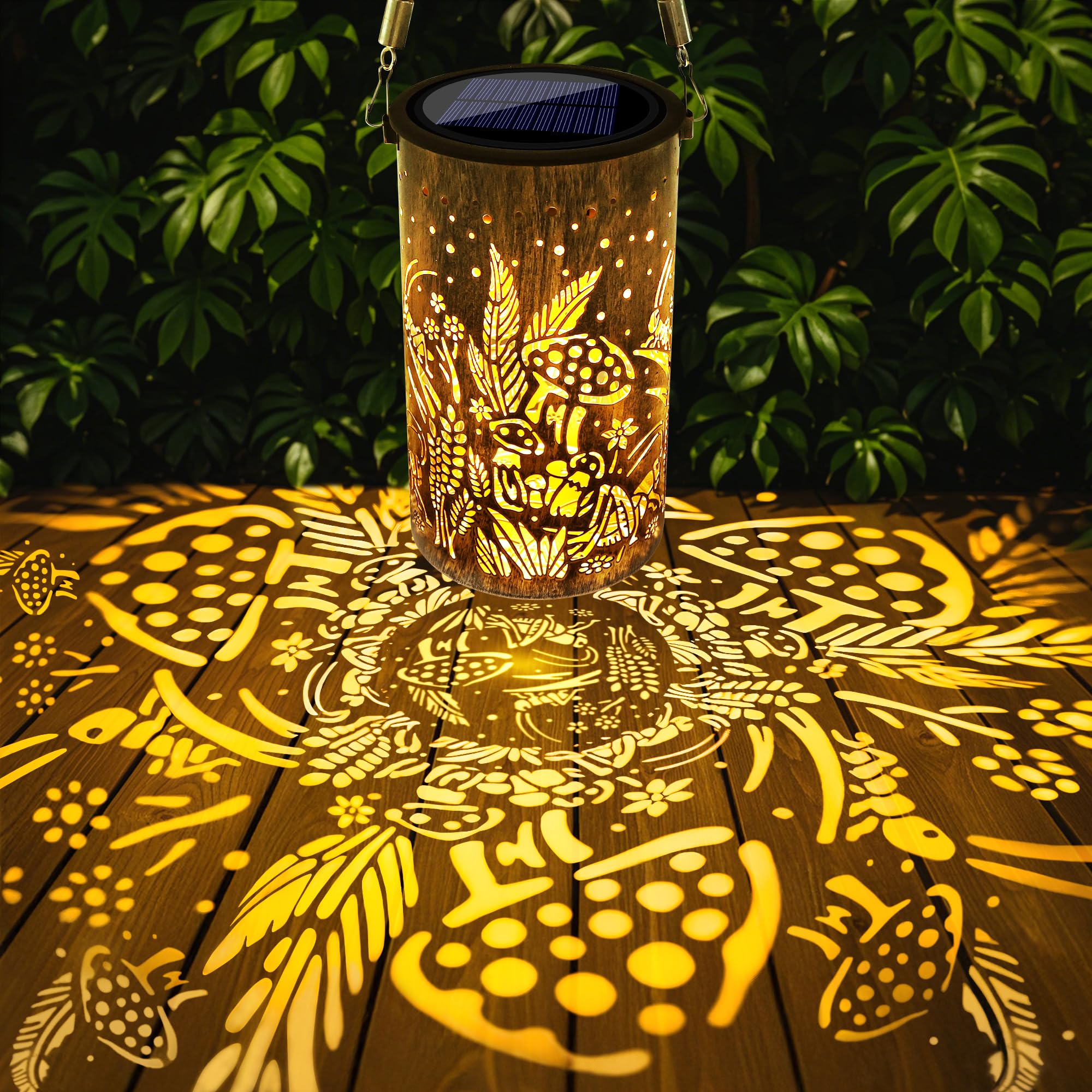 Solar Lantern Lights Outdoor, LED Solar Lights Garden Ornaments with Mushroom Cricket Pattern, Outdoor Metal Hanging Garden Lights for Outside Balcony Patio Lawn Festive Decoration Gift for Women