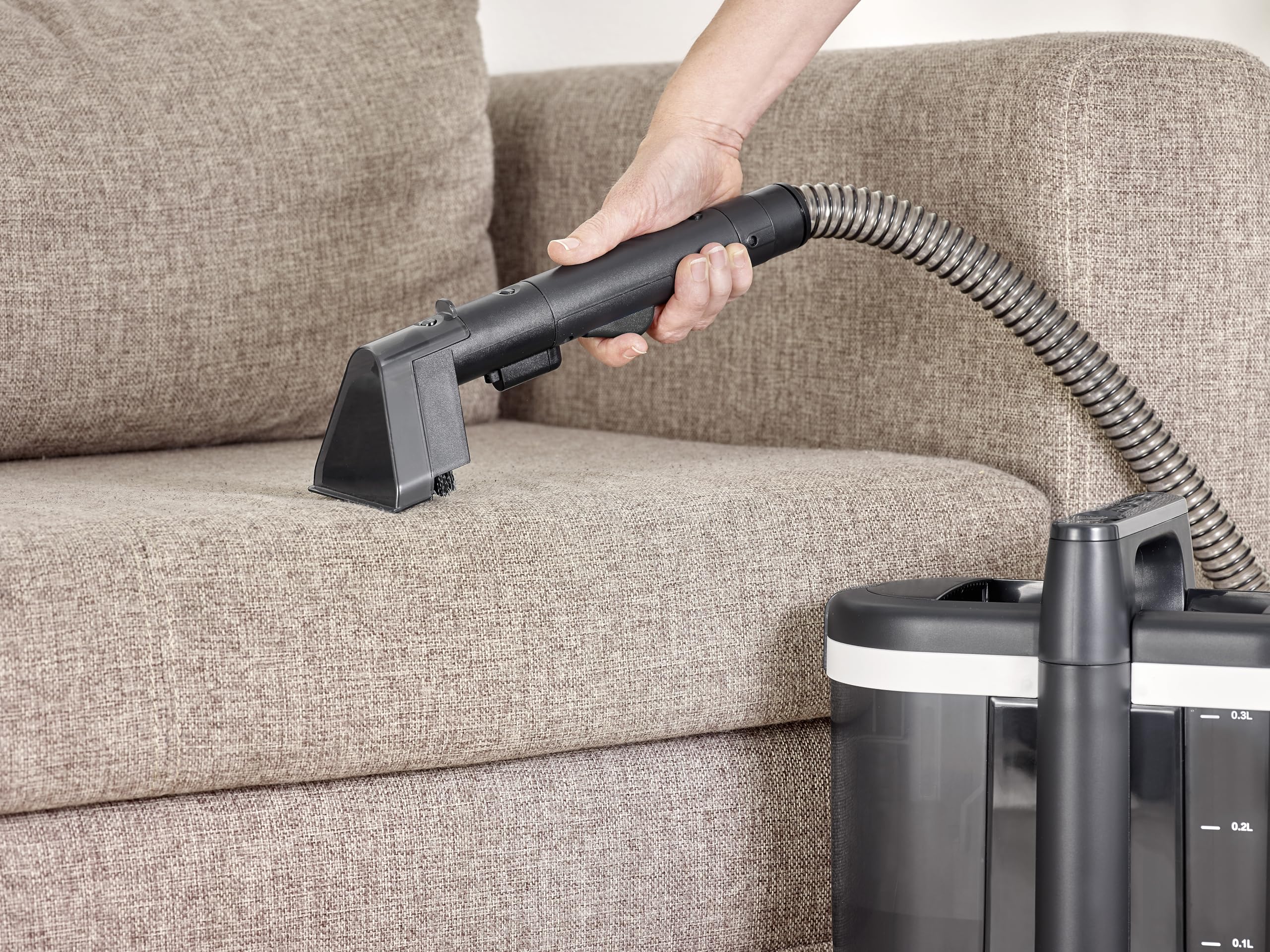 SEVERIN Shampouineuse S-Power, Détacheur Nettoyeur pour canapés, tissus, tapis, intérieur de voiture, textiles - Moteur puissant 450W, réservoir d'eau propore 1,25L, Noir anthracite, SC 7188