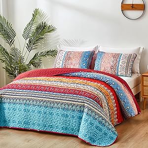 WONGS BEDDING Boho Quilt Set Queen Size, Bohemian Red Christmas Stripe 3 Pieces Bedspread Set Lightweight Microfiber All Season Christmas Bedding Coverlet Set for Queen Bed (96"x90")
