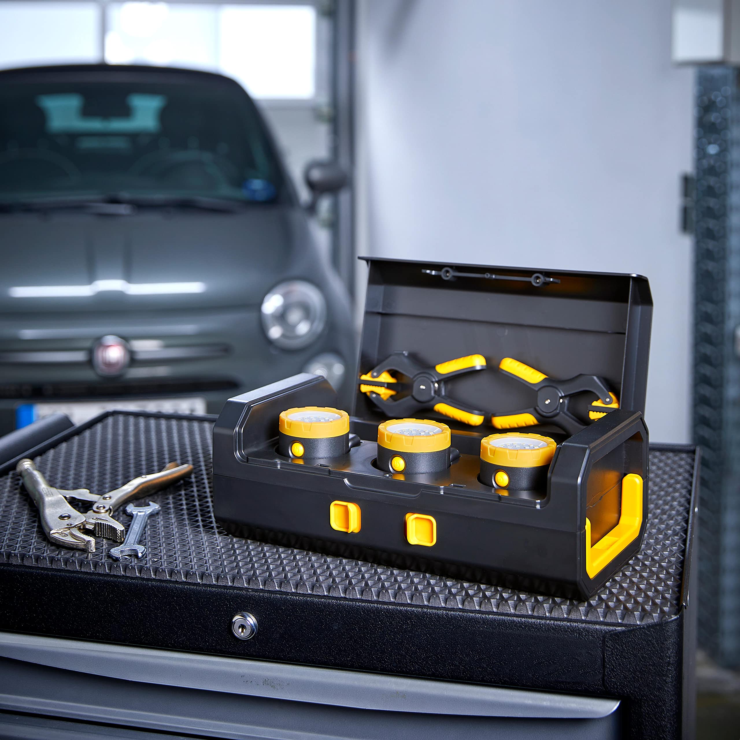 Northpoint LED 3x KFZ Arbeitsleuchten Inspektionslampen mit integriertem 2000mAh Akku 3er-Set mit Ladekoffer 2 Tischklemmen Magnethalterung