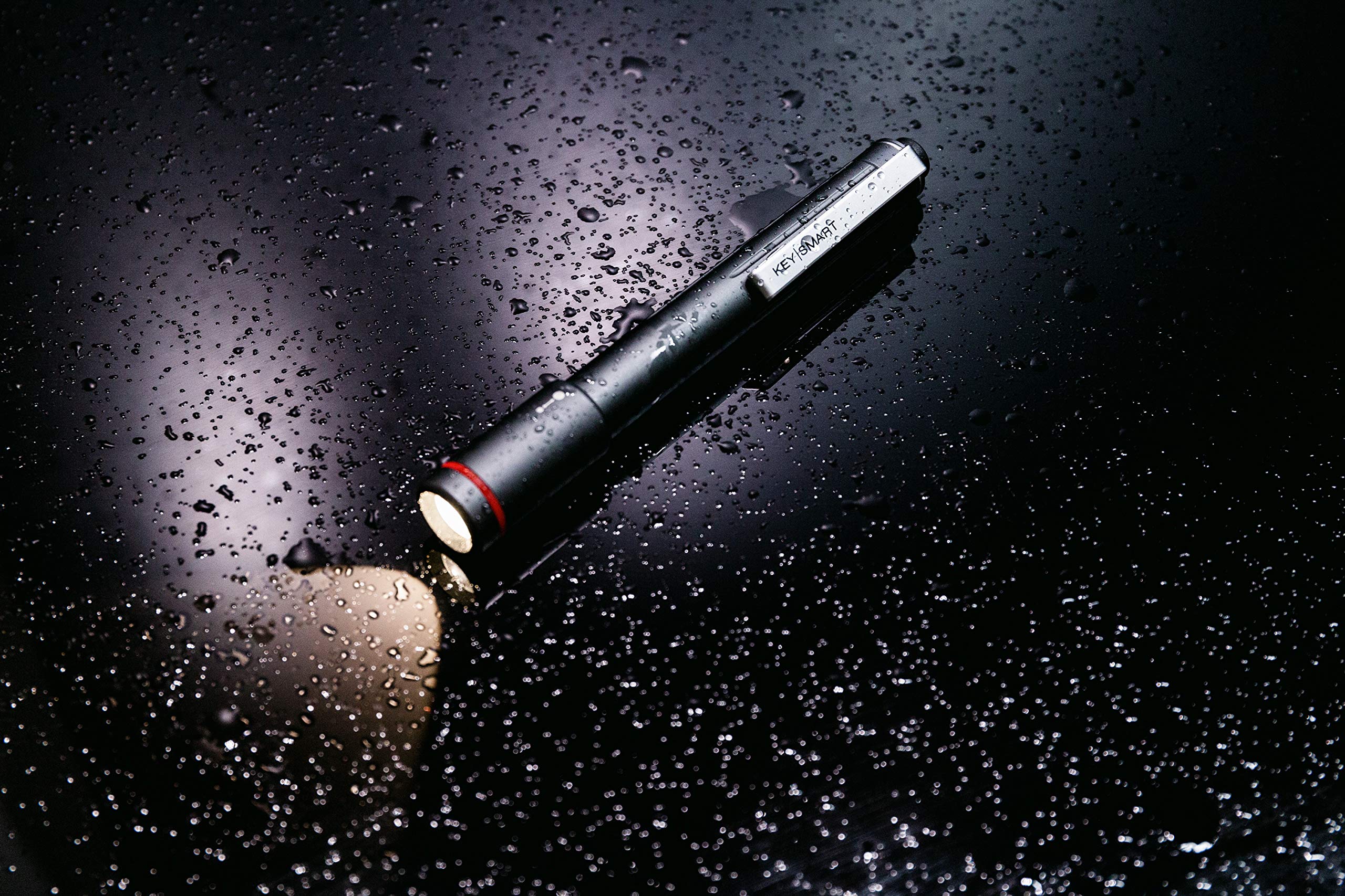 KeySmart Nano Torch XL Torcia compatta con penna messa a fuoco regolabile Nera
