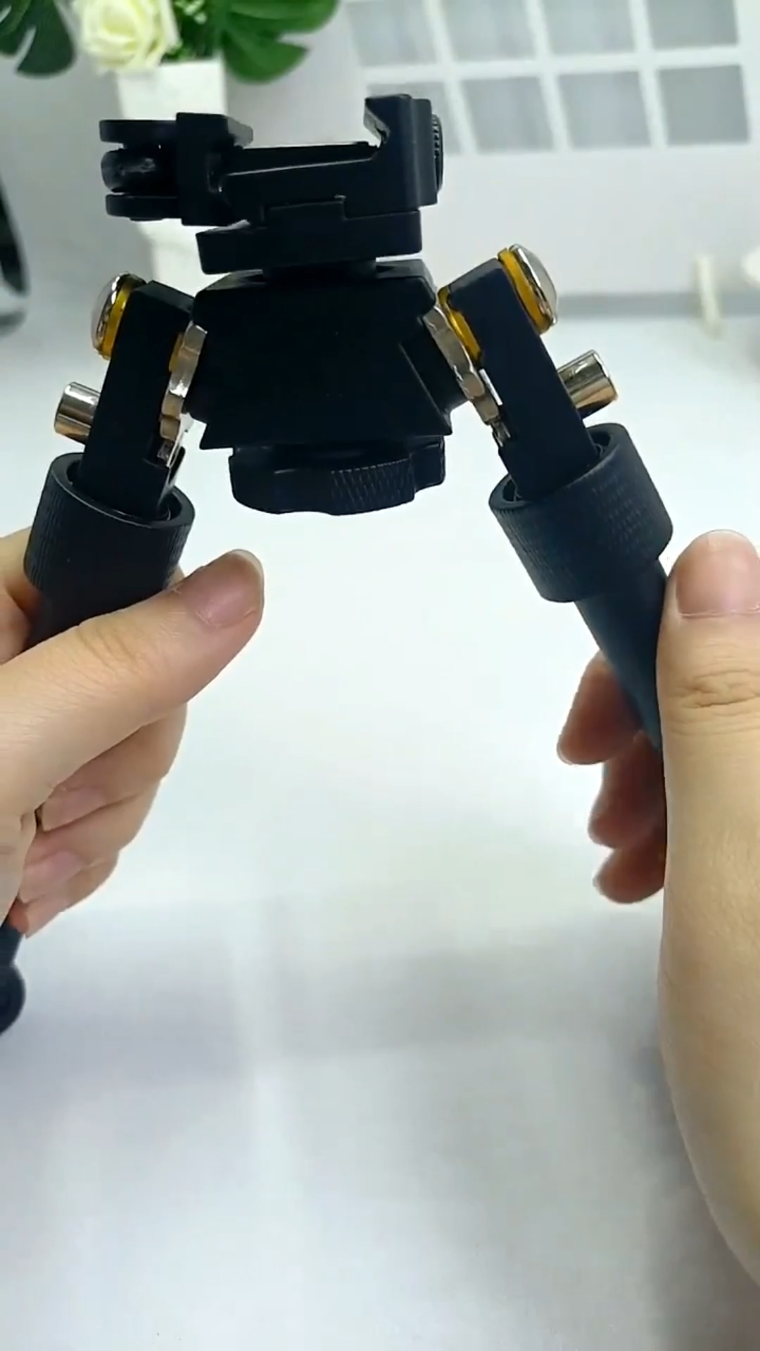 Montaje De Riel Ajustable V8 BiPod Con Rotación De 360 Grado | Cuotas sin interés Montaje De Riel Ajustable V8 BiPod Con Rotación De 360 Grado | Cuotas sin interés