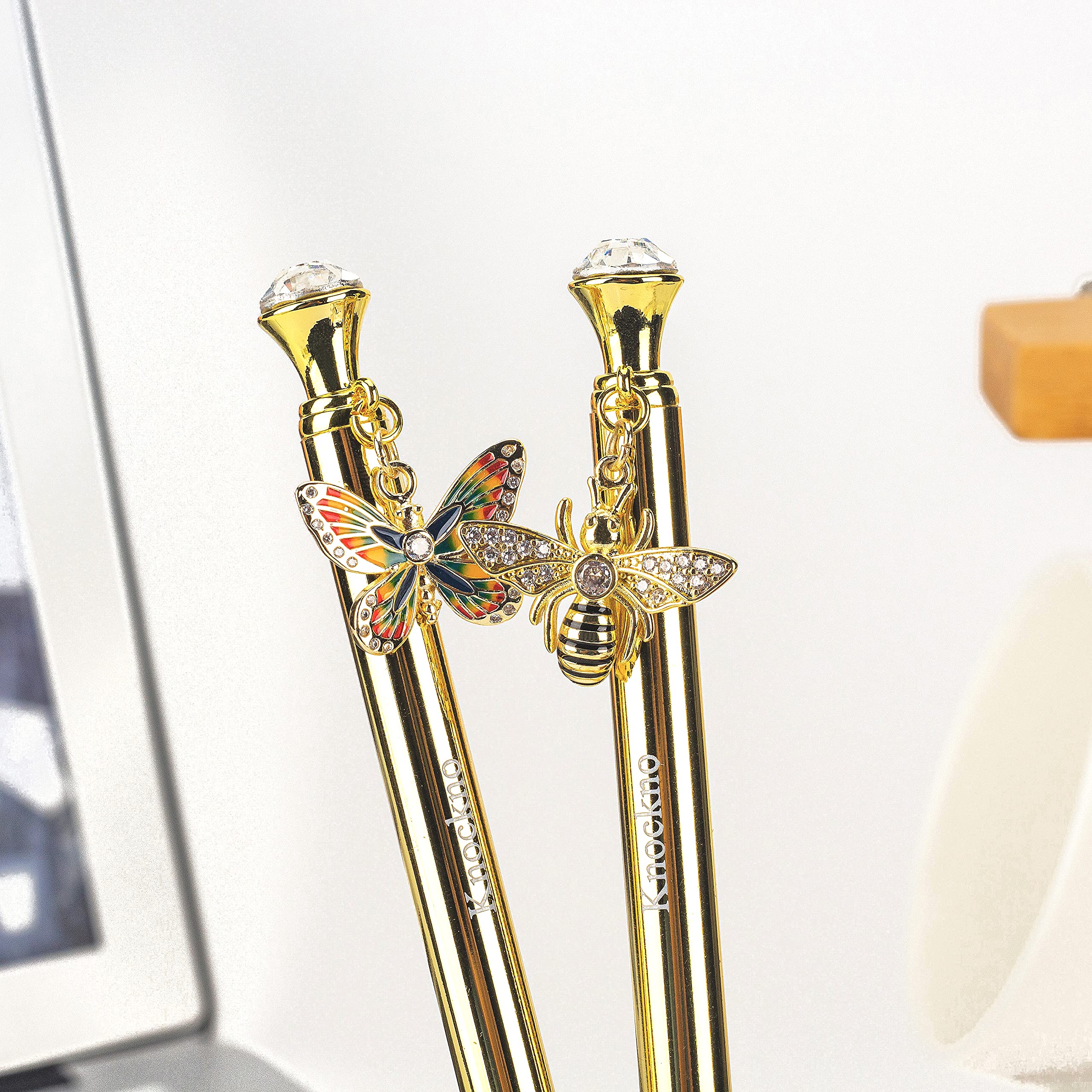 knockno 2Pcs Diamond Novelty Pens of Bee and Butterfly, Cute Pendant Unique Fun Gift Metal Ballpoint Pen for Girl Women, Suitable for Journaling,