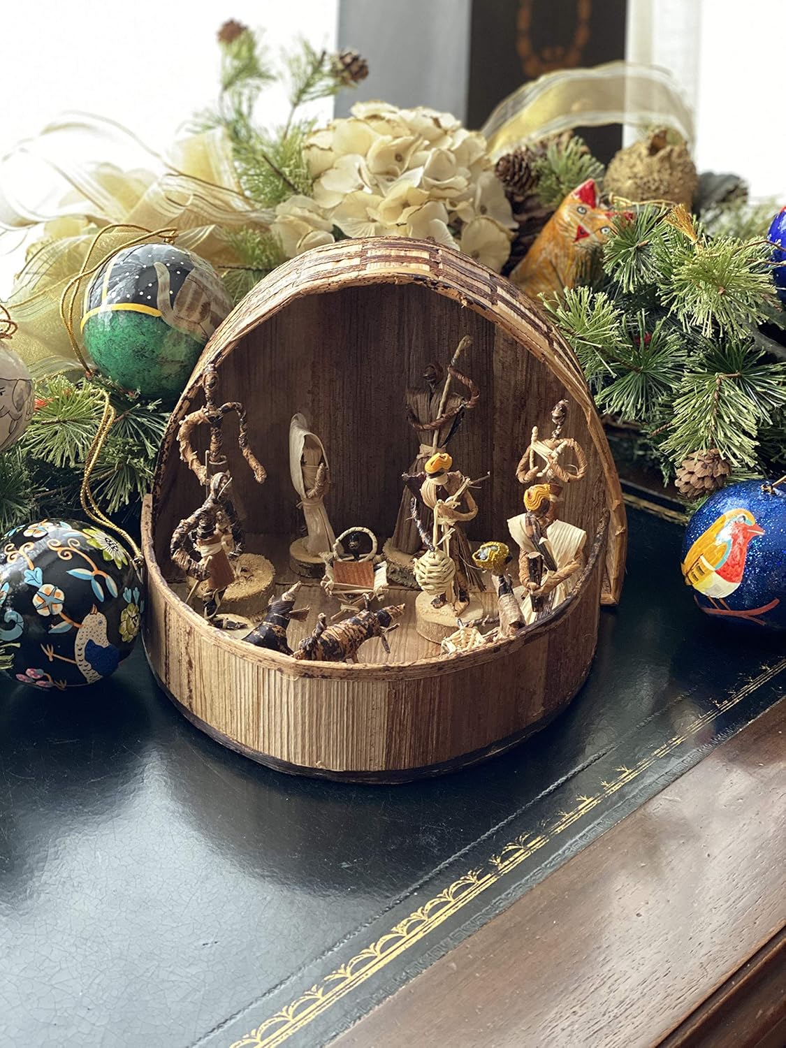 Global Crafts Nativity Parent - Banana Fiber Nativity Set - Handcrafted Round Kenya Christmas Decor