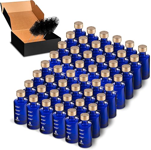 Paquete de 48 botellas pequeñas de vidrio de 2.4 onzas  2.4 fl oz, color azul oscuro con marcas de capacidad, tapas doradas y cepillo, 2 onzas + a